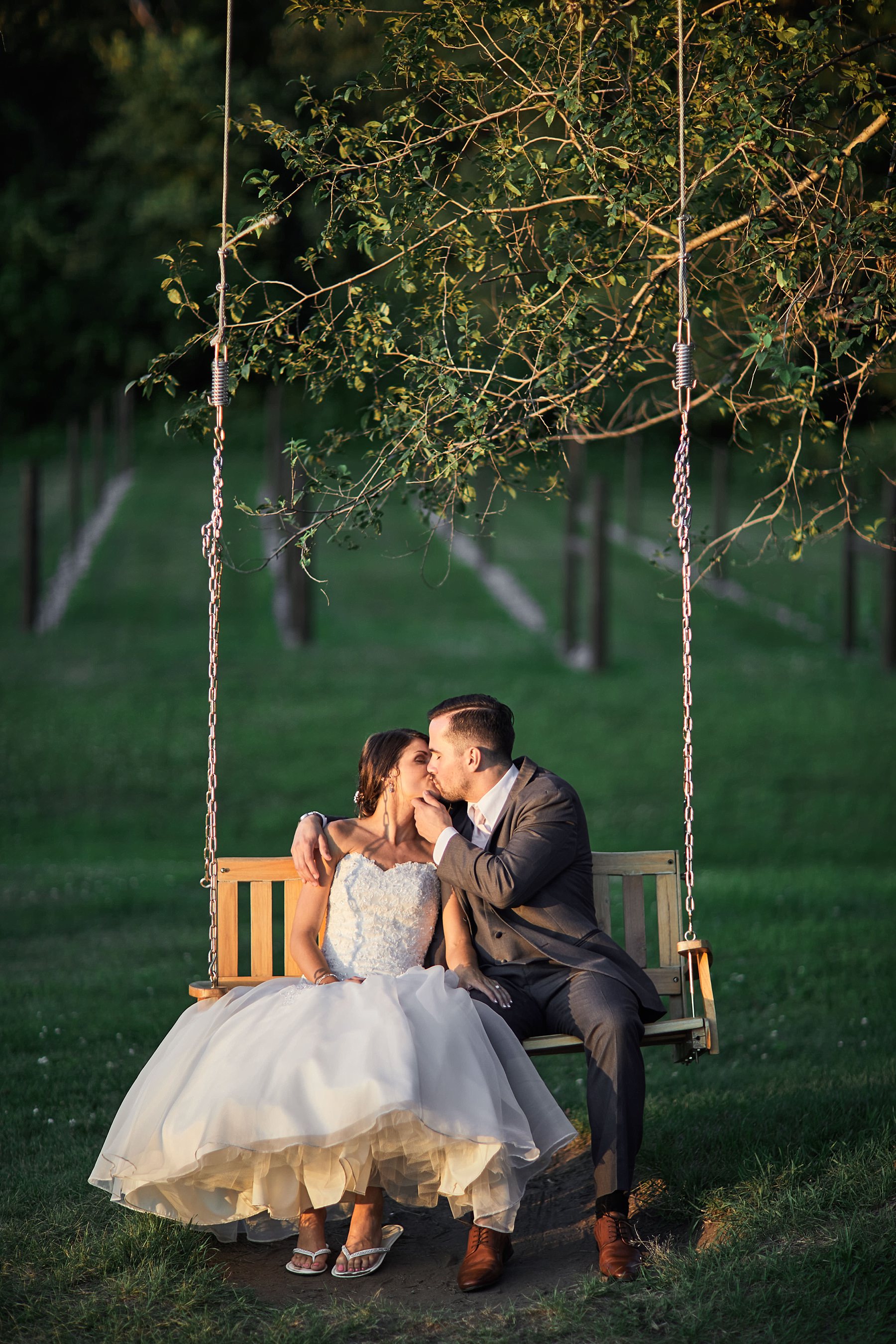 The-Historic-Hope-Glen-Farm-Wedding-Kelsi-Austin-Minnesota_1250.jpg