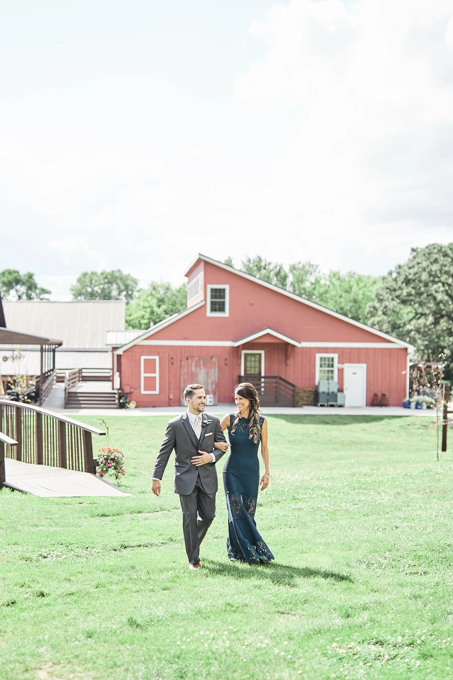 The-Historic-Hope-Glen-Farm-Wedding-Kelsi-Austin-Minnesota_1258.jpg