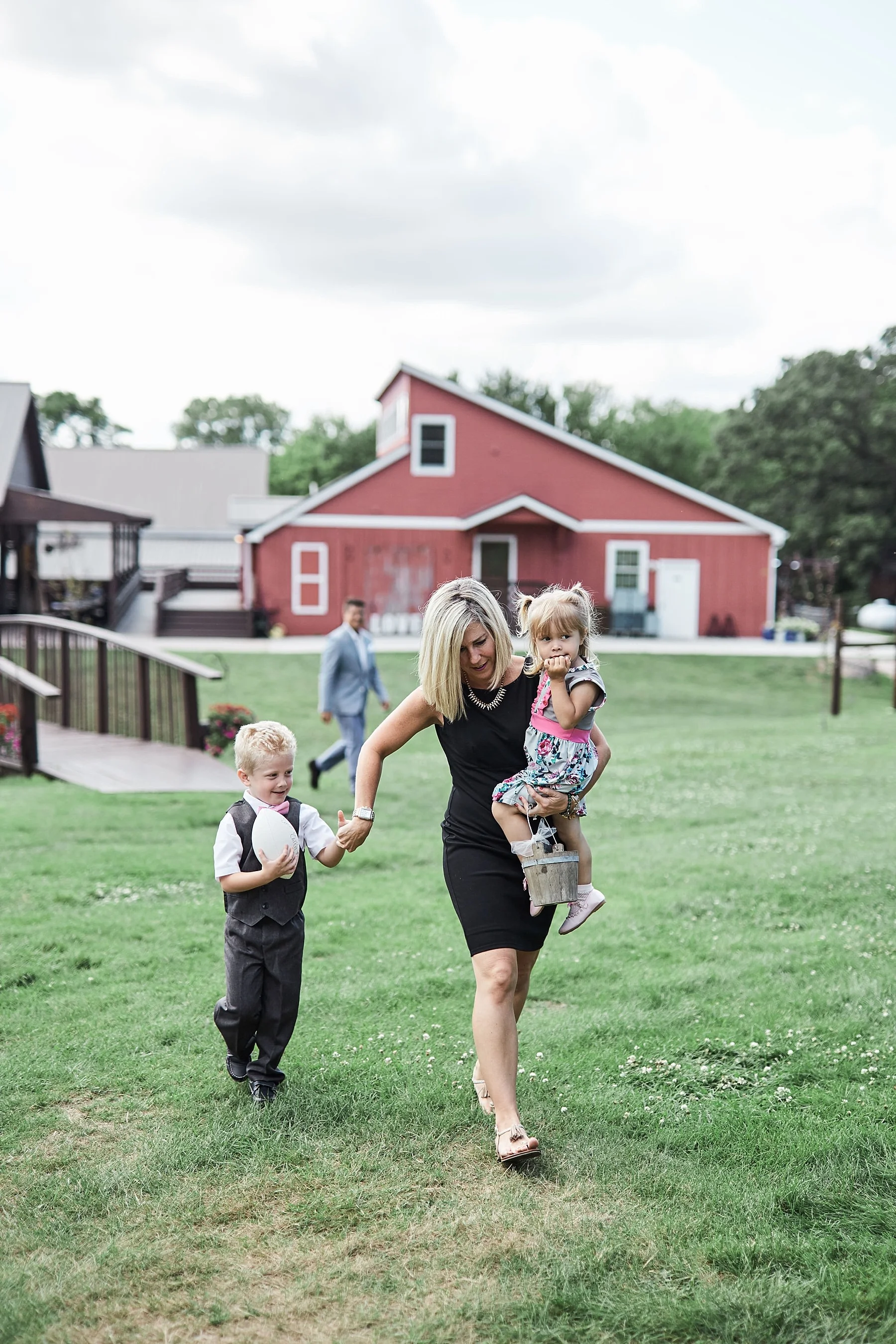 The-Historic-Hope-Glen-Farm-Wedding-Kelsi-Austin-Minnesota_1260.jpg