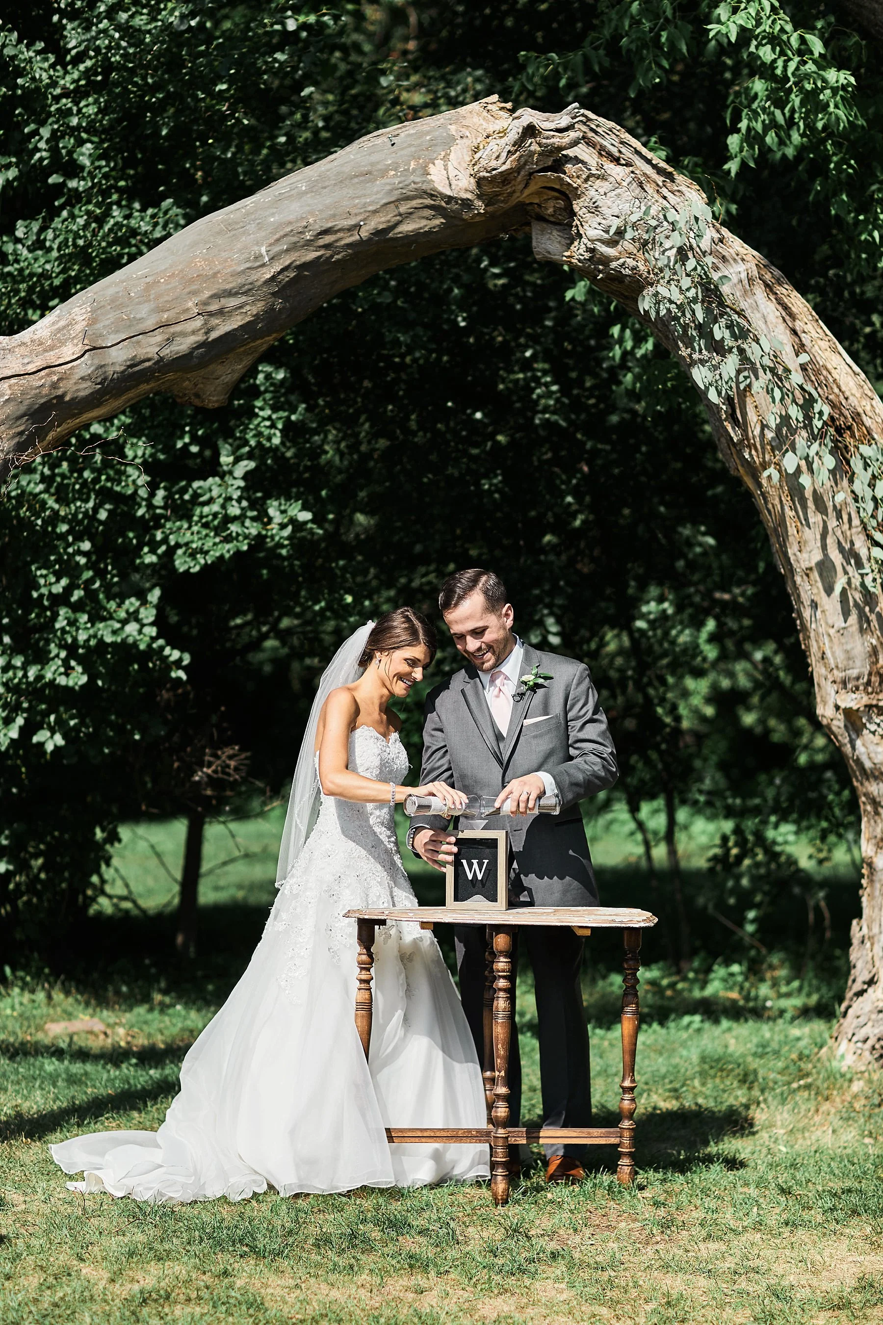 The-Historic-Hope-Glen-Farm-Wedding-Kelsi-Austin-Minnesota_1286.jpg