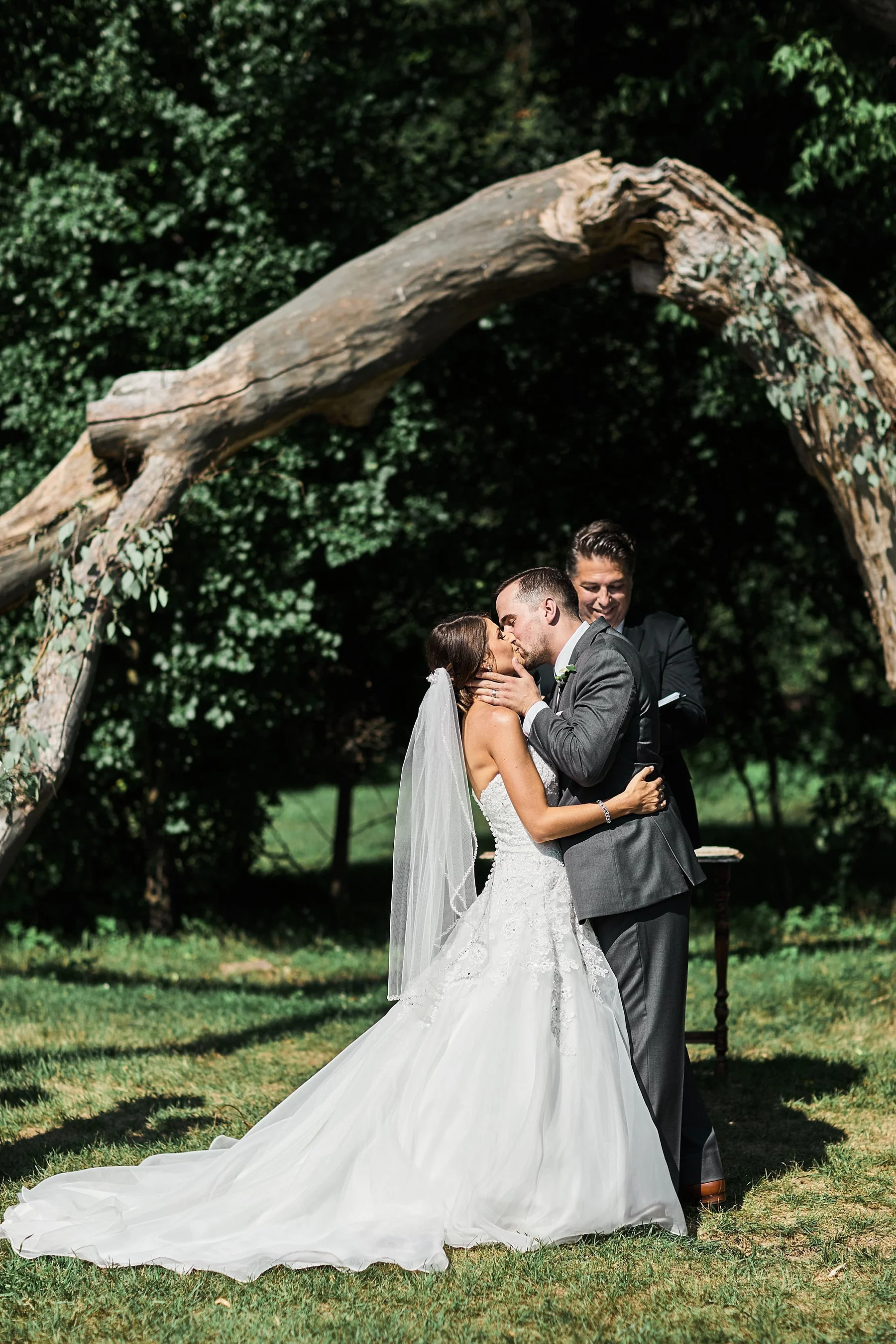 The-Historic-Hope-Glen-Farm-Wedding-Kelsi-Austin-Minnesota_1289.jpg