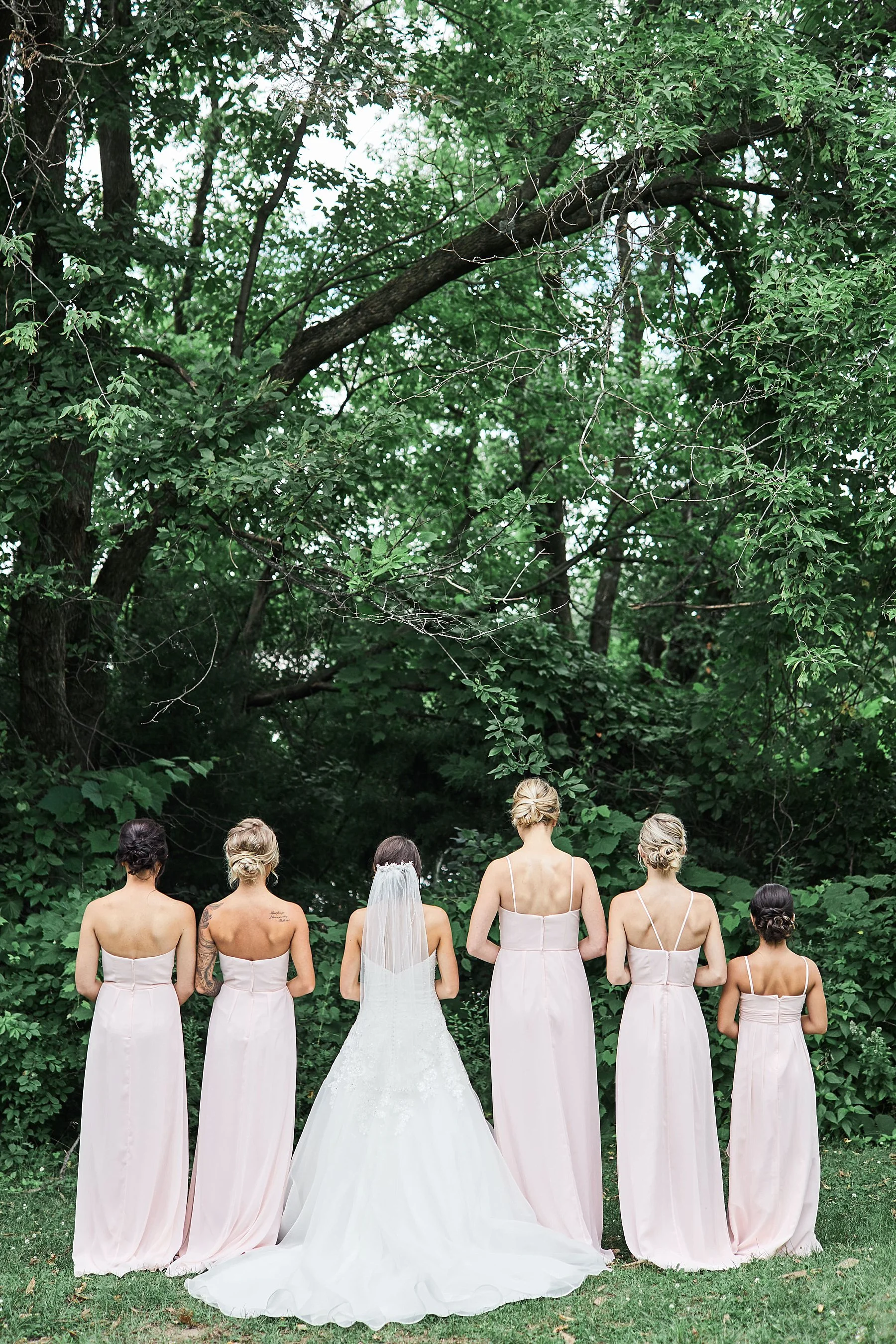 The-Historic-Hope-Glen-Farm-Wedding-Kelsi-Austin-Minnesota_1300.jpg