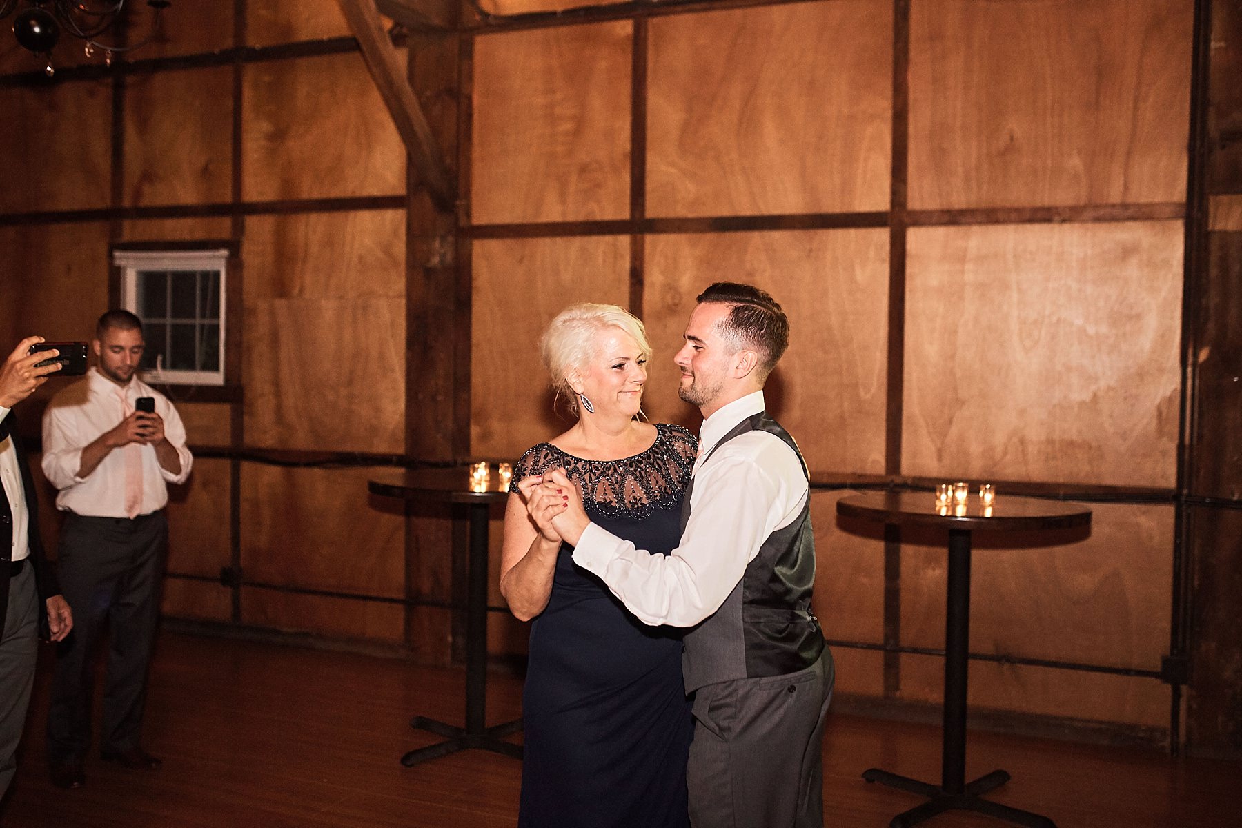 The-Historic-Hope-Glen-Farm-Wedding-Kelsi-Austin-Minnesota_1305.jpg