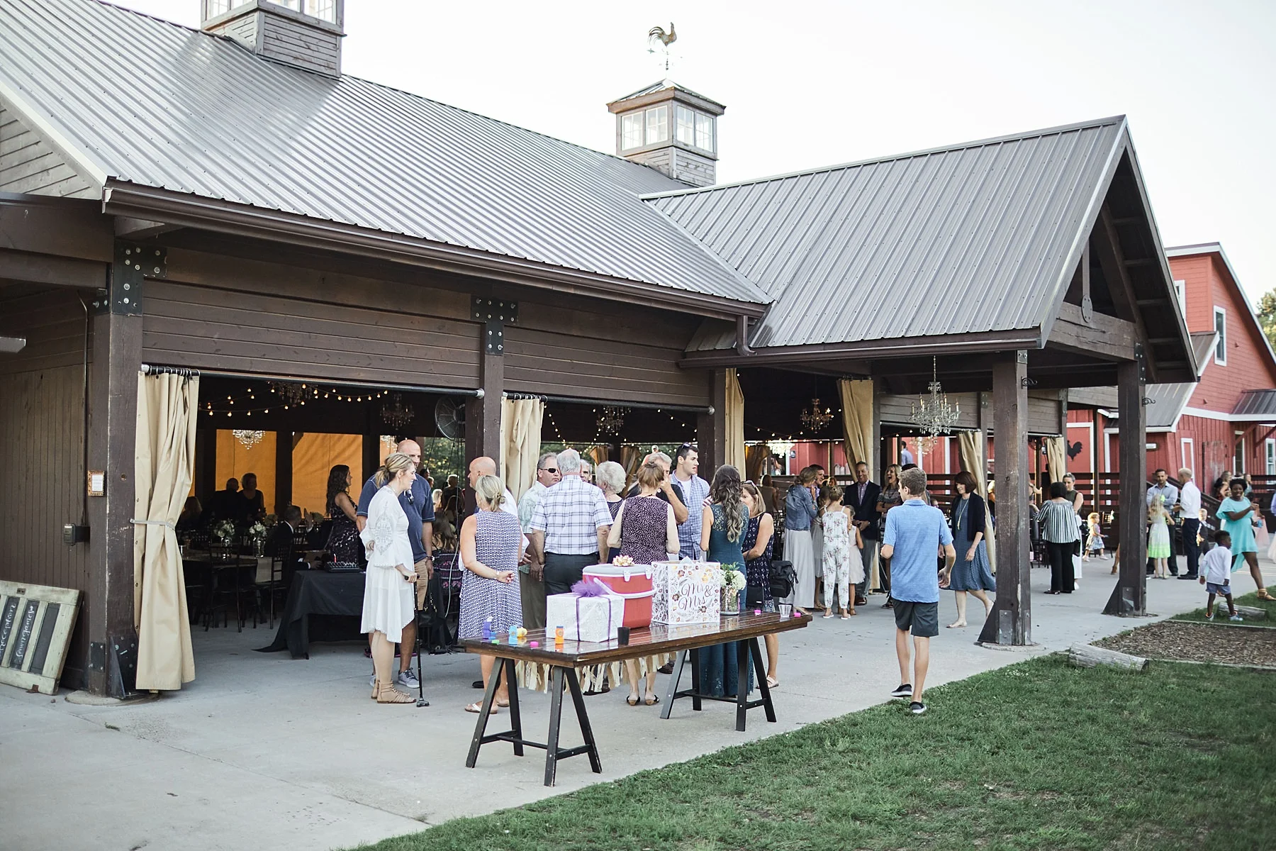 The-Historic-Hope-Glen-Farm-Wedding-Kelsi-Austin-Minnesota_1332.jpg