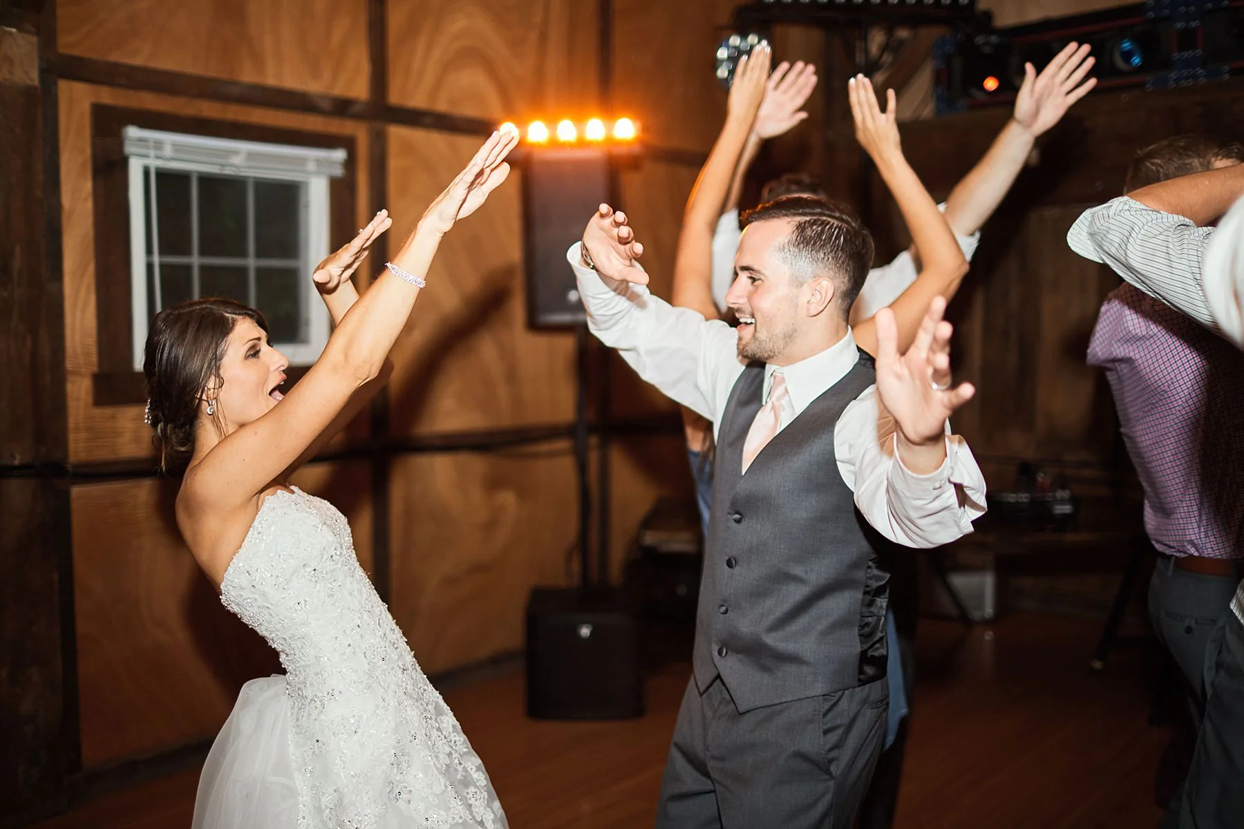 The-Historic-Hope-Glen-Farm-Wedding-Kelsi-Austin-Minnesota_1340.jpg