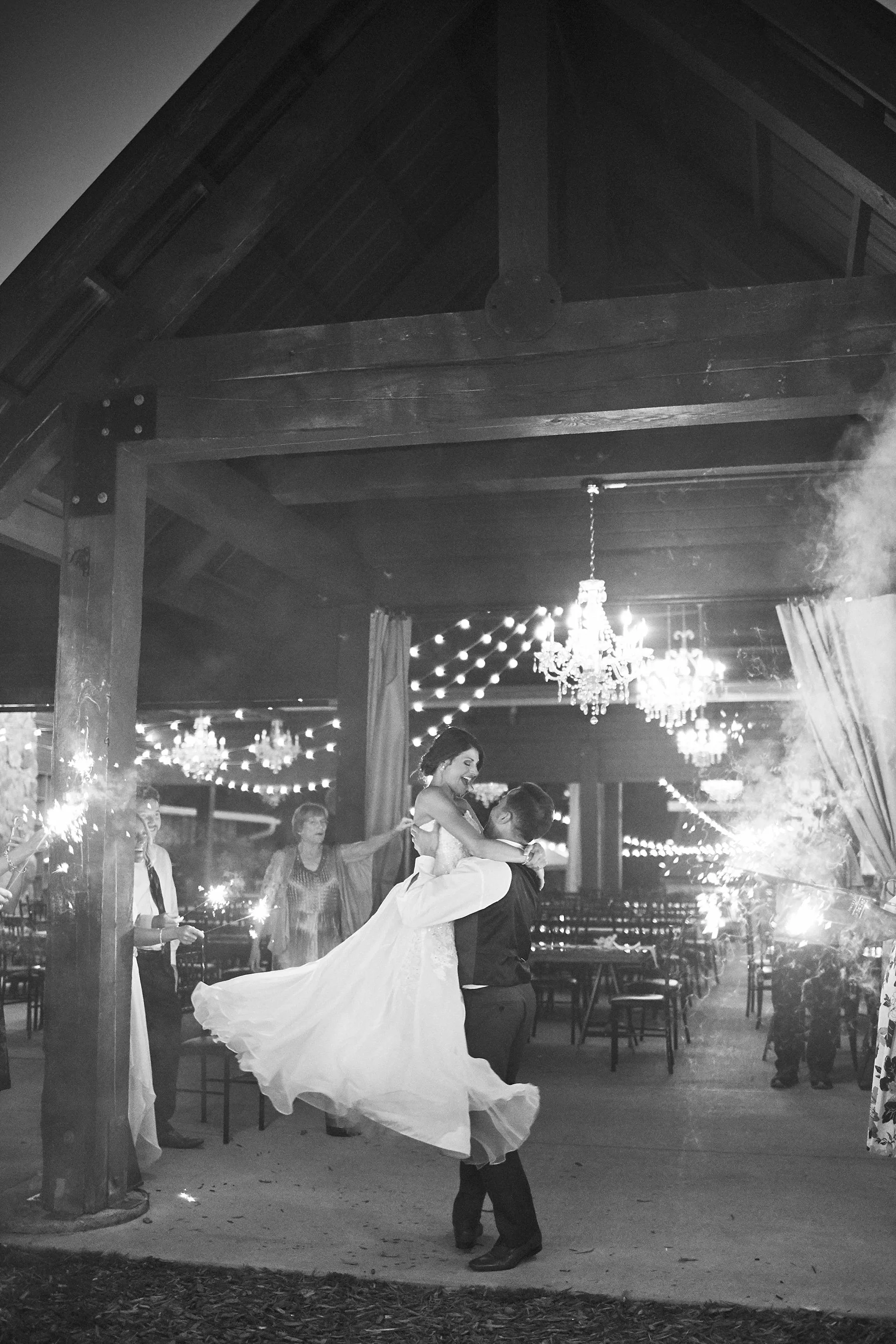 The-Historic-Hope-Glen-Farm-Wedding-Kelsi-Austin-Minnesota_1342.jpg