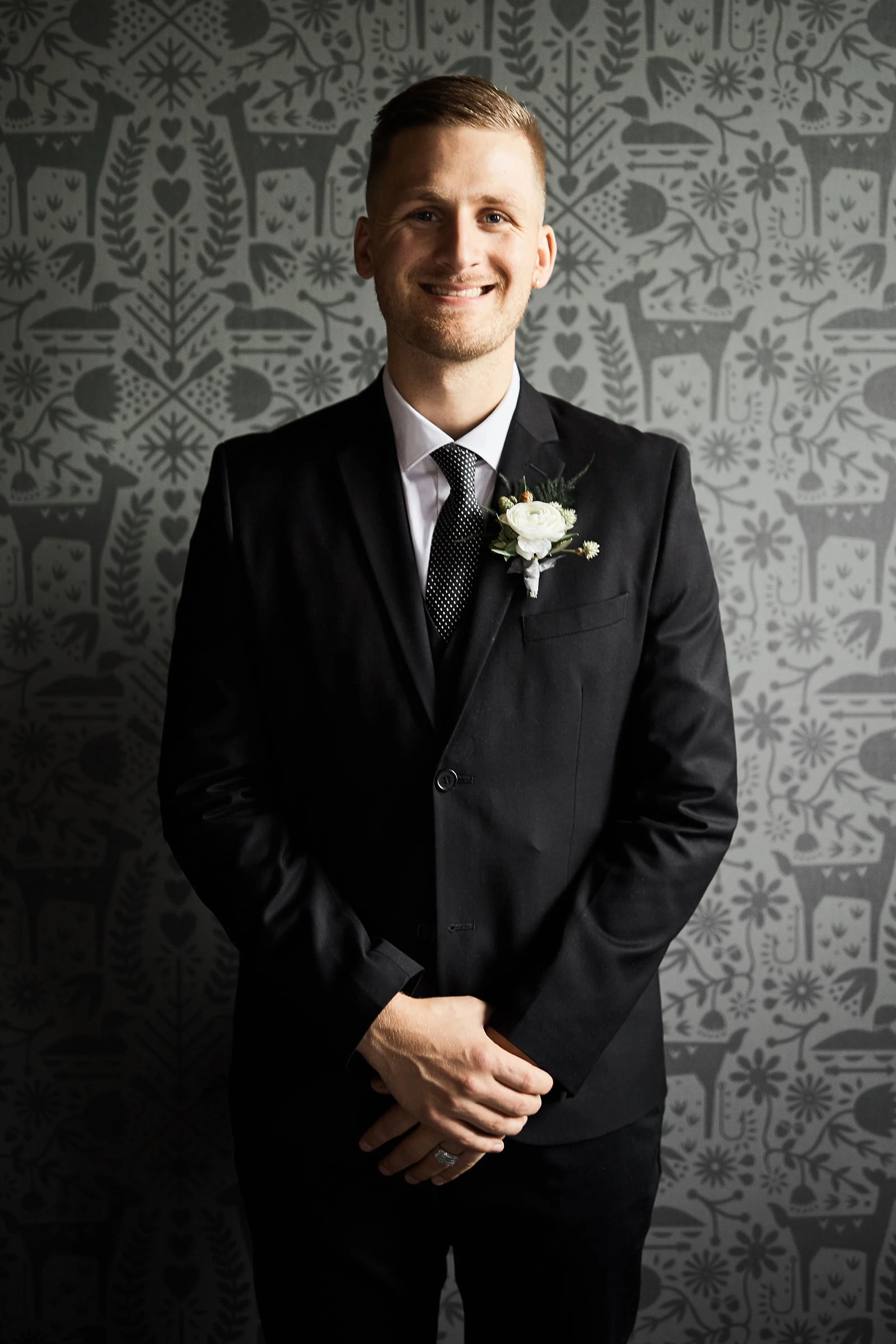 Hewing-Hotel-Minneapolis-Minnesota-Wedding-Rooftop-Bride-Engaged_1146.jpg