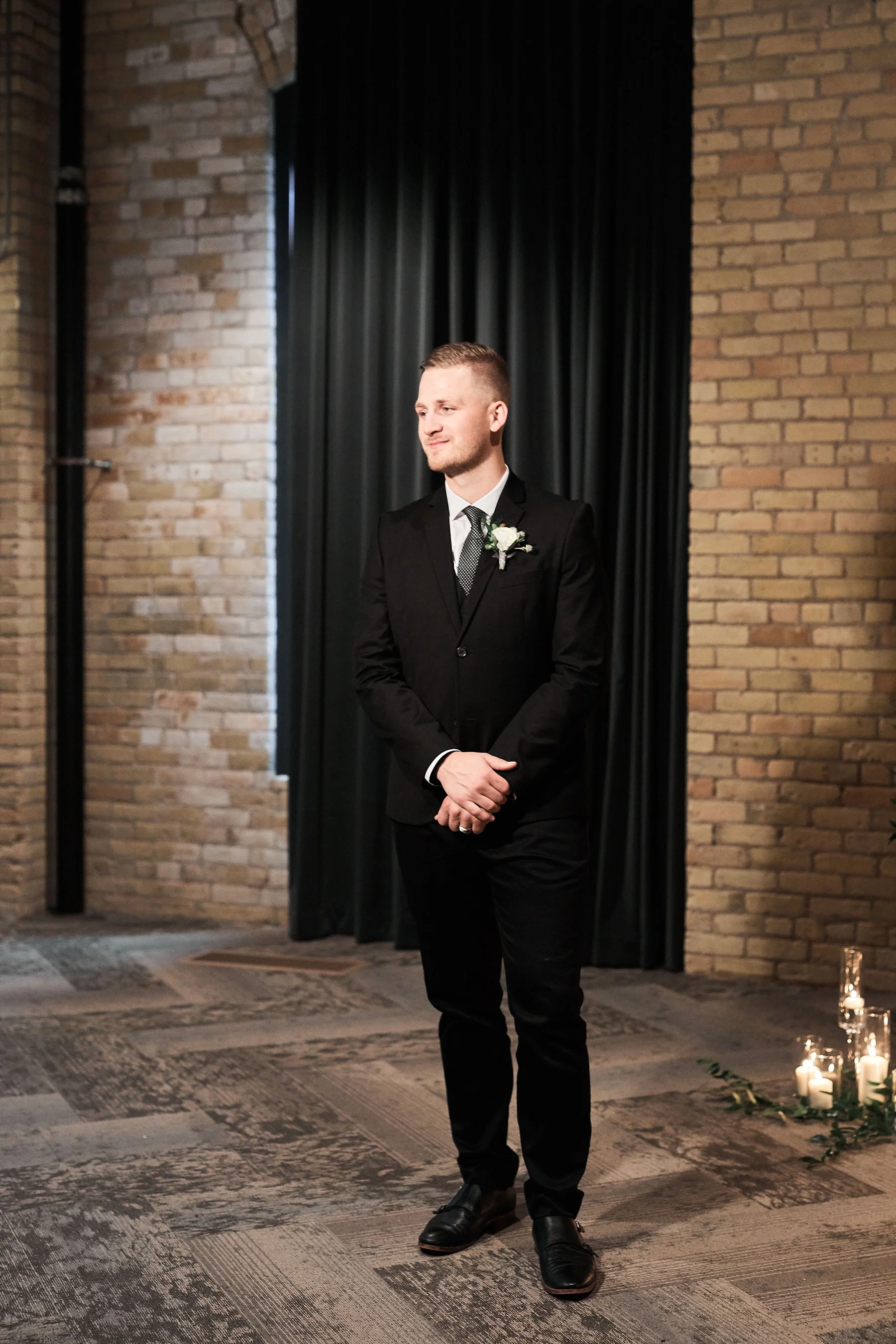Hewing-Hotel-Minneapolis-Minnesota-Wedding-Rooftop-Bride-Engaged_1176.jpg