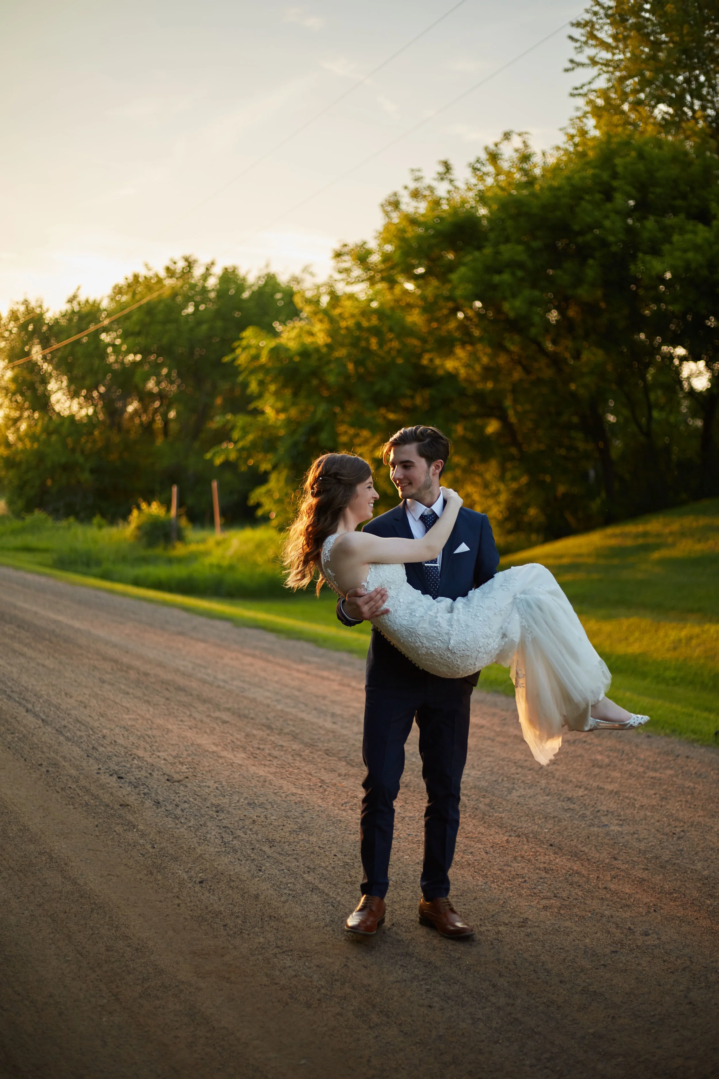bloom-lake-barn-wedding-shafer-minnesota 6.jpg