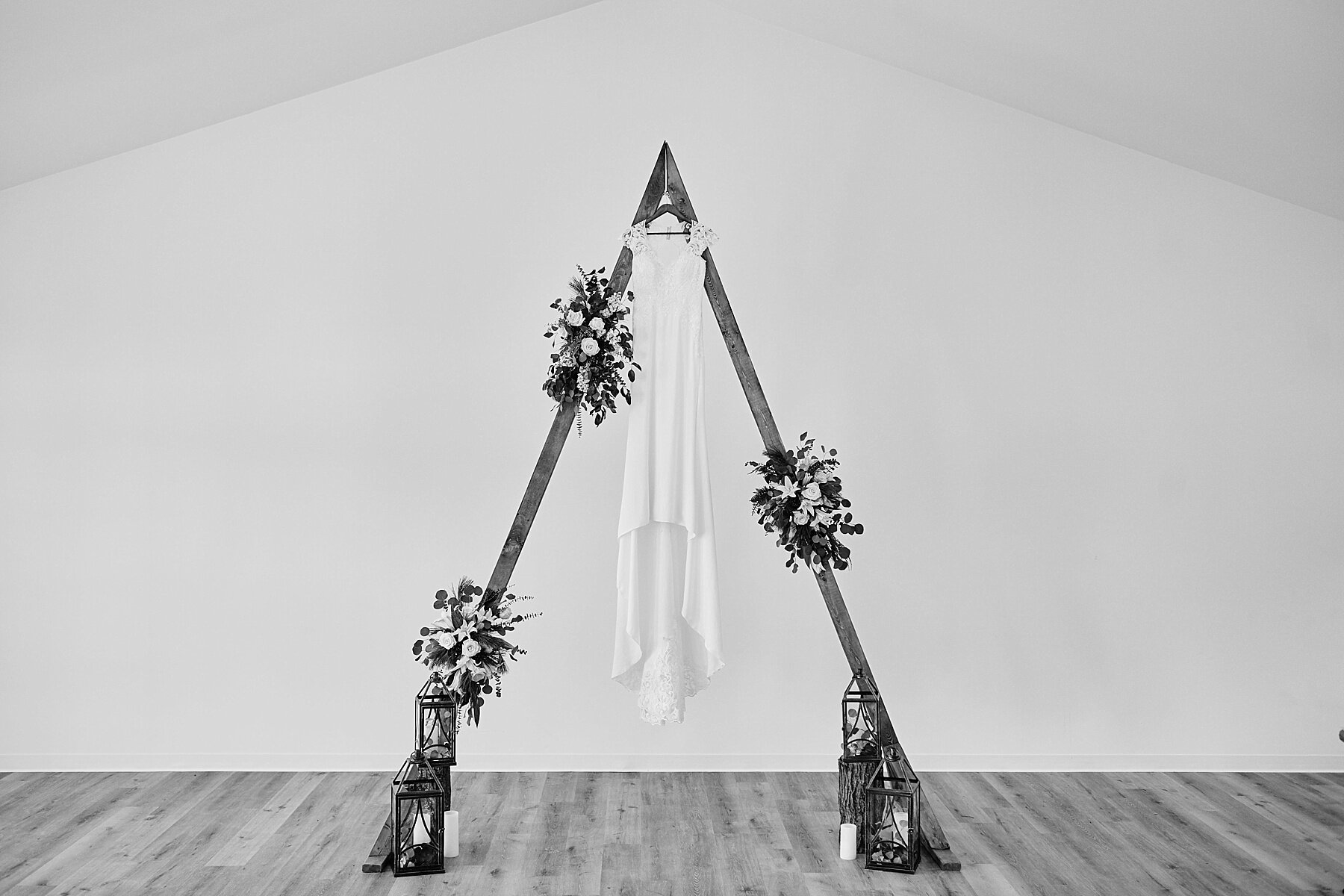pinewood-winter-wedding-minnesota-brett-michelle_0031.jpg