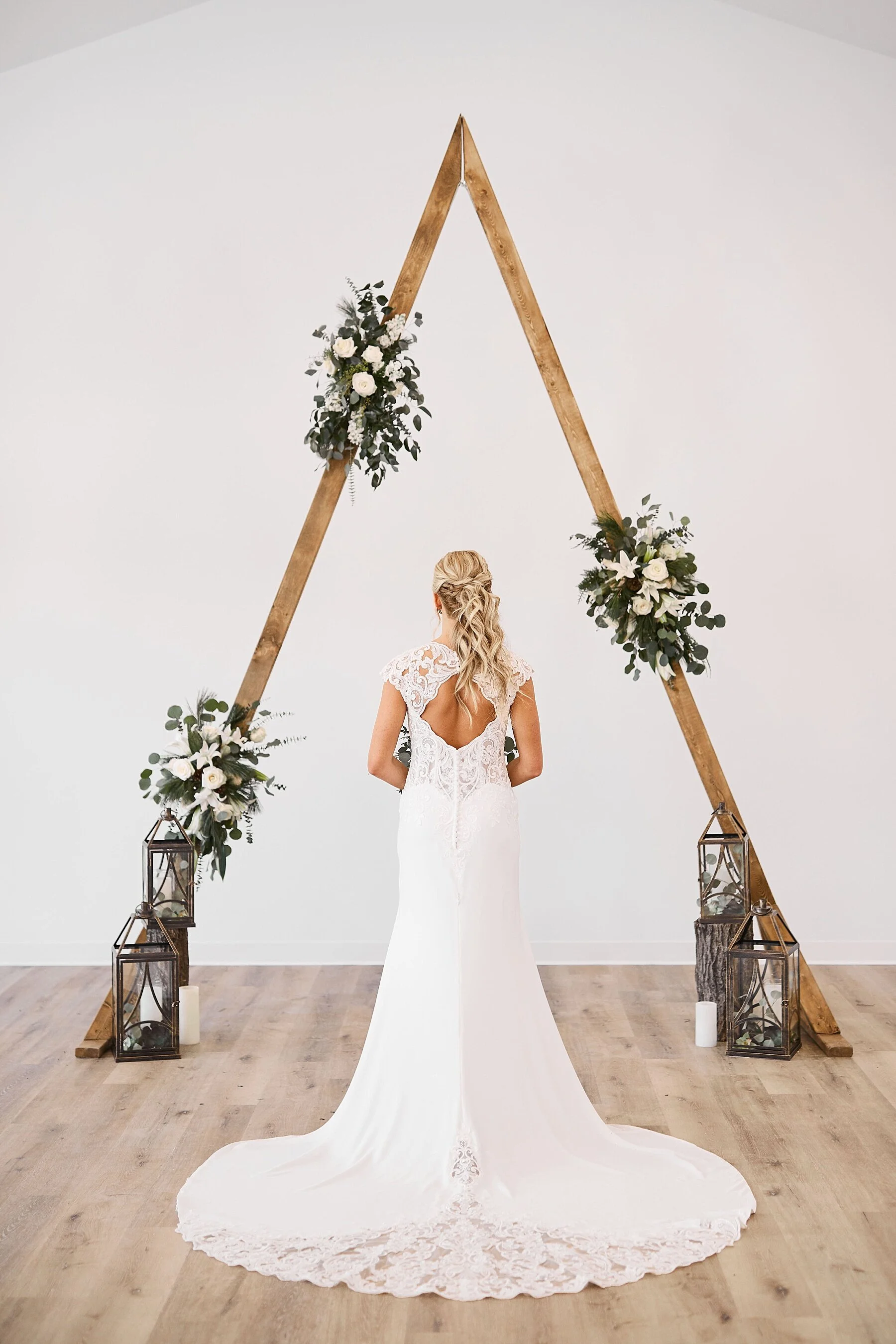 pinewood-winter-wedding-minnesota-brett-michelle_0049.jpg