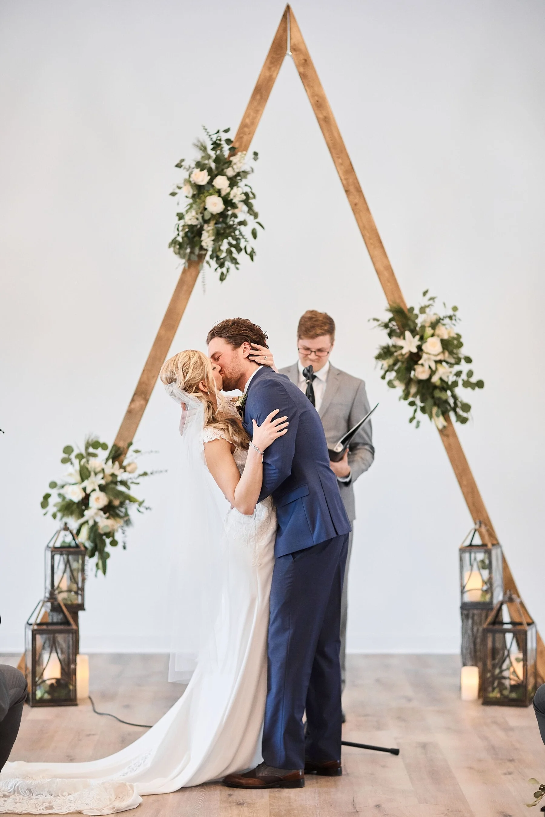 pinewood-winter-wedding-minnesota-brett-michelle_0054.jpg