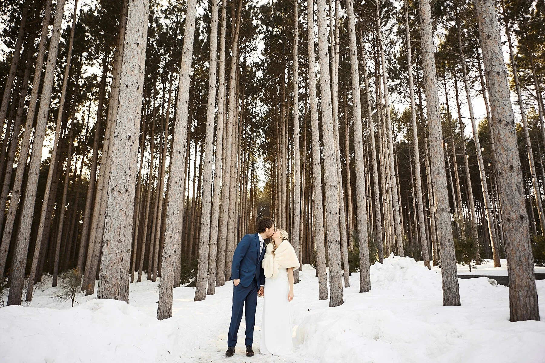 pinewood-winter-wedding-minnesota-brett-michelle_0060.jpg