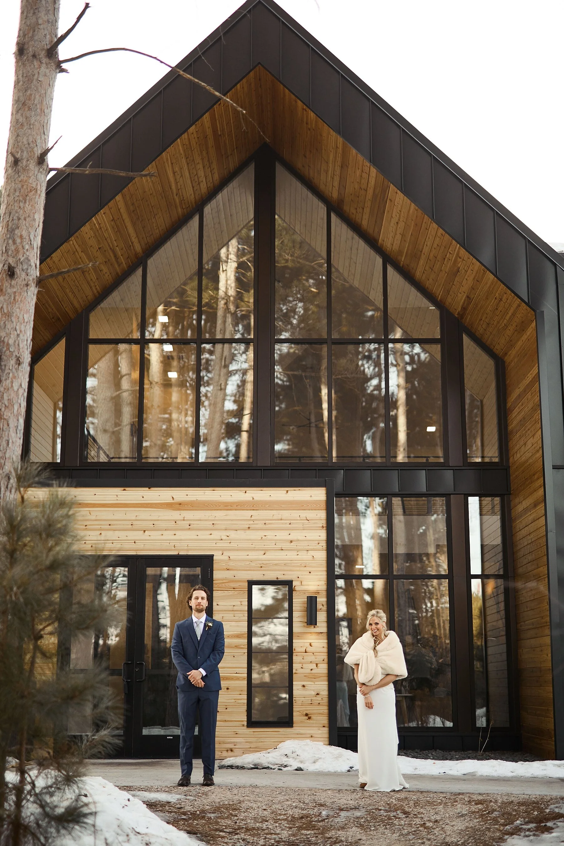 pinewood-winter-wedding-minnesota-brett-michelle_0068.jpg