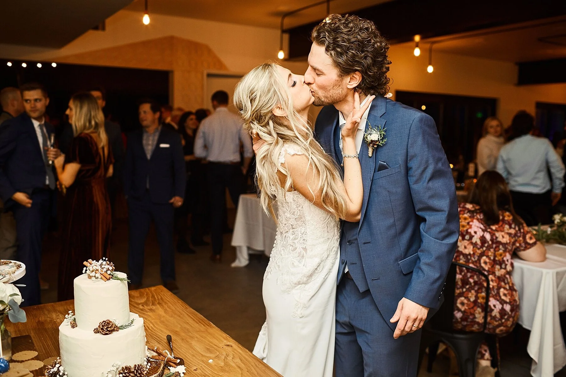 pinewood-winter-wedding-minnesota-brett-michelle_0085.jpg