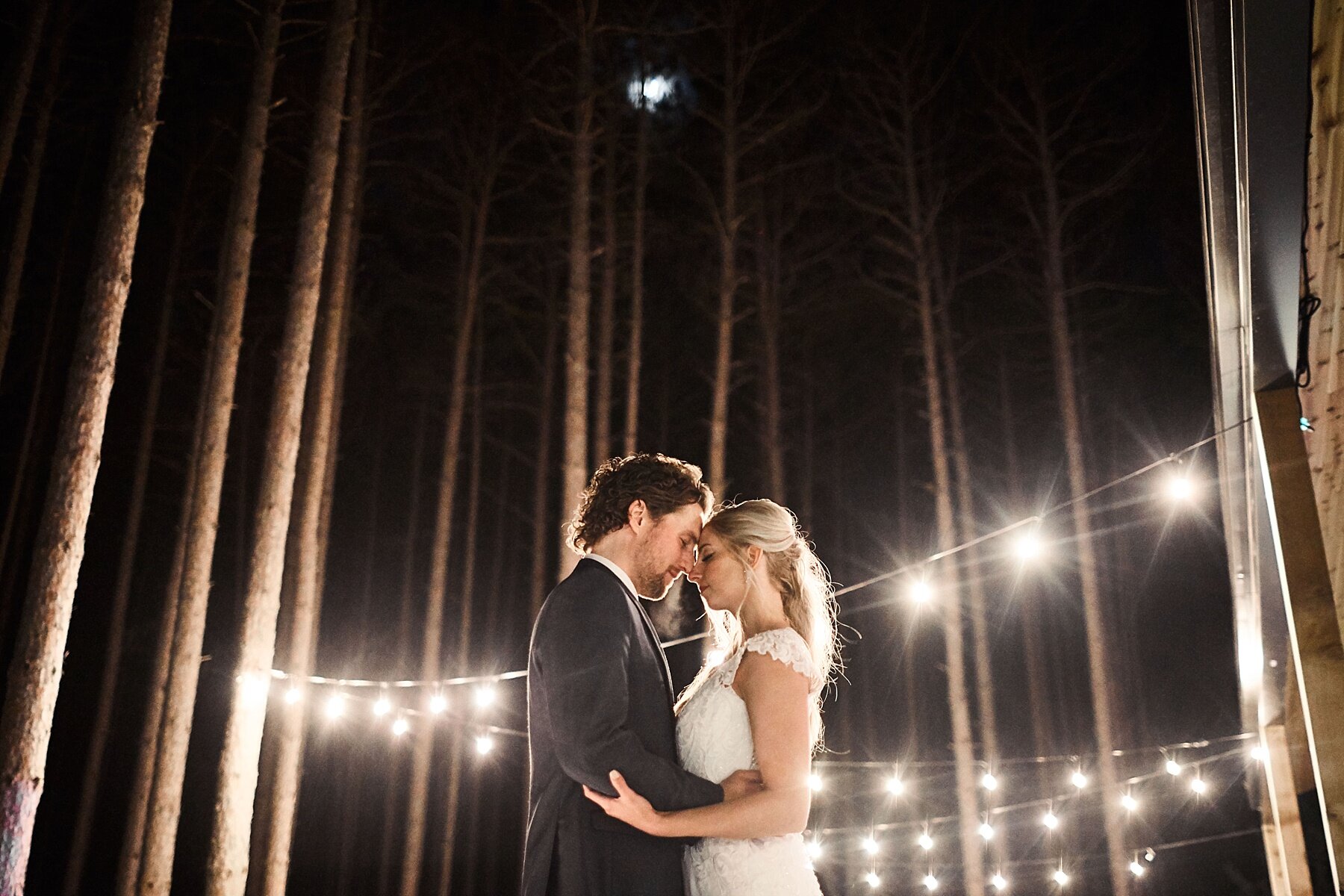 pinewood-winter-wedding-minnesota-brett-michelle_0087.jpg