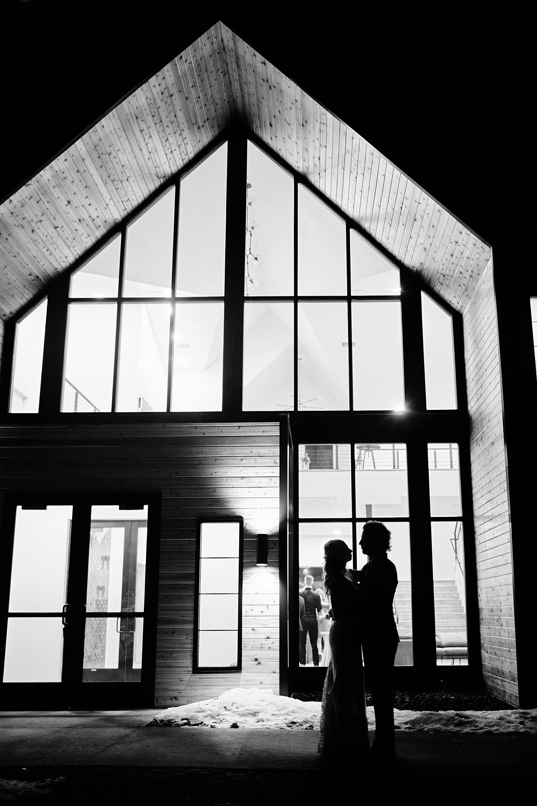 pinewood-winter-wedding-minnesota-brett-michelle_0086.jpg