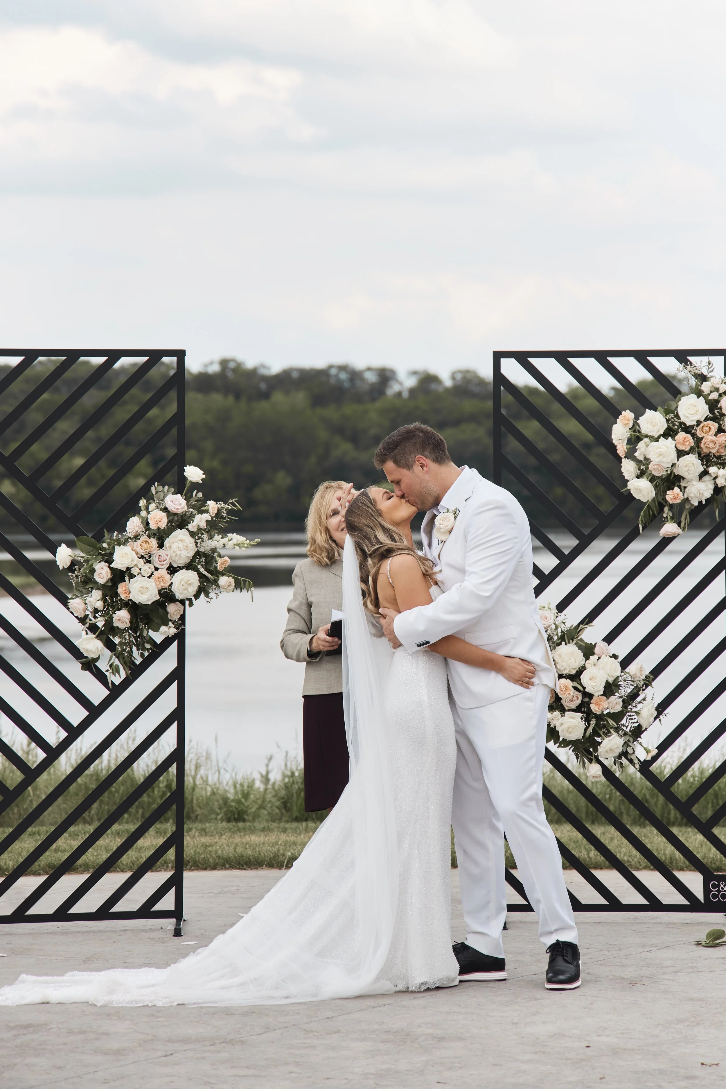 Lindsay-Matt-Royal-Golf-Club-Wedding33.jpg