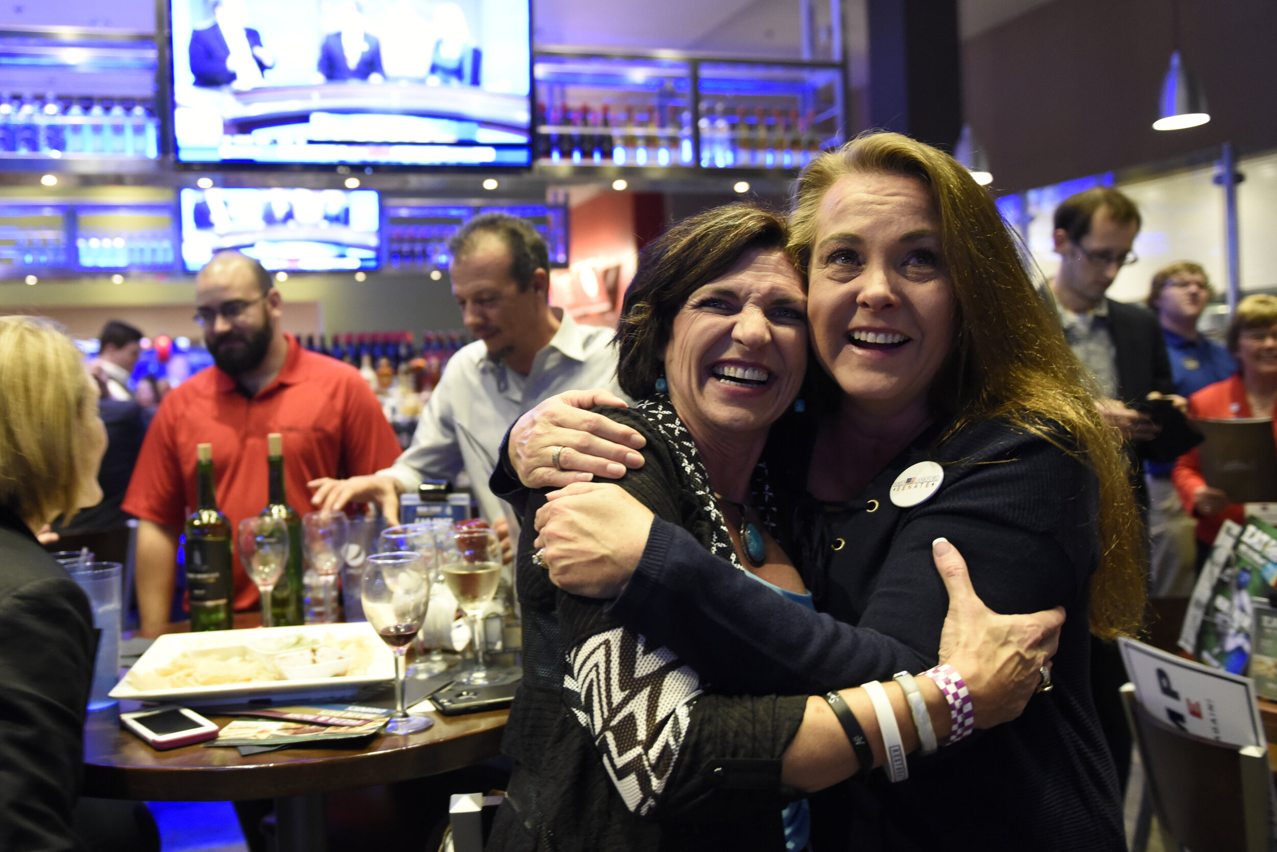  Chandra Ford (L) and Tempe Perreira celebrate as Republican presidential nominee Donald Trump is announced the winner of Ohio at the Oklahoma GOP watch party in Oklahoma City, Oklahoma, U.S. November 8, 2016.  REUTERS/Nick Oxford 