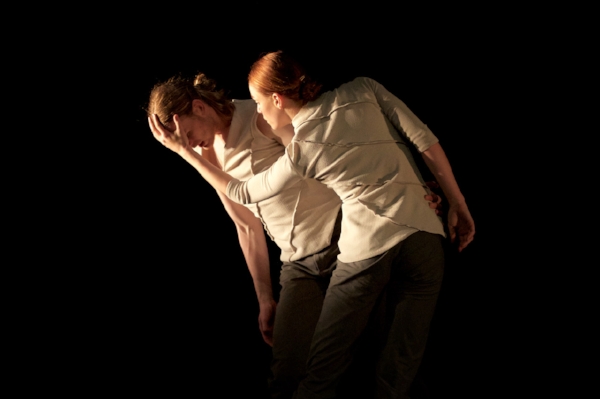 Between Two Fires, photo by Alice Pennefather