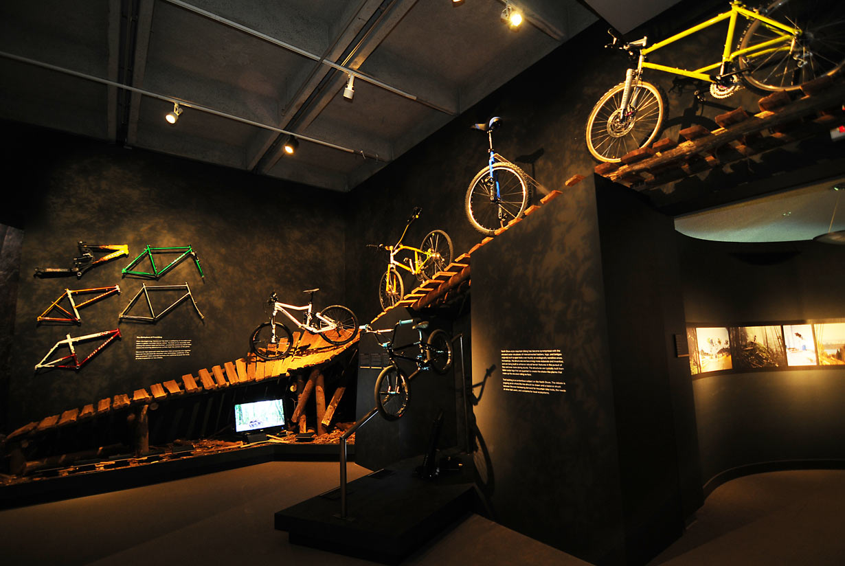 museum-exhibition-design-velocity2.jpg