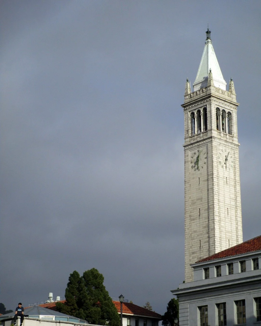 There&rsquo;s a feeling you can&rsquo;t describe until you&rsquo;ve felt it. 🏛️

That moment you step onto a college campus and something shifts.

The air is different. The sky feels bigger. Even the clouds look like they're thinking about something