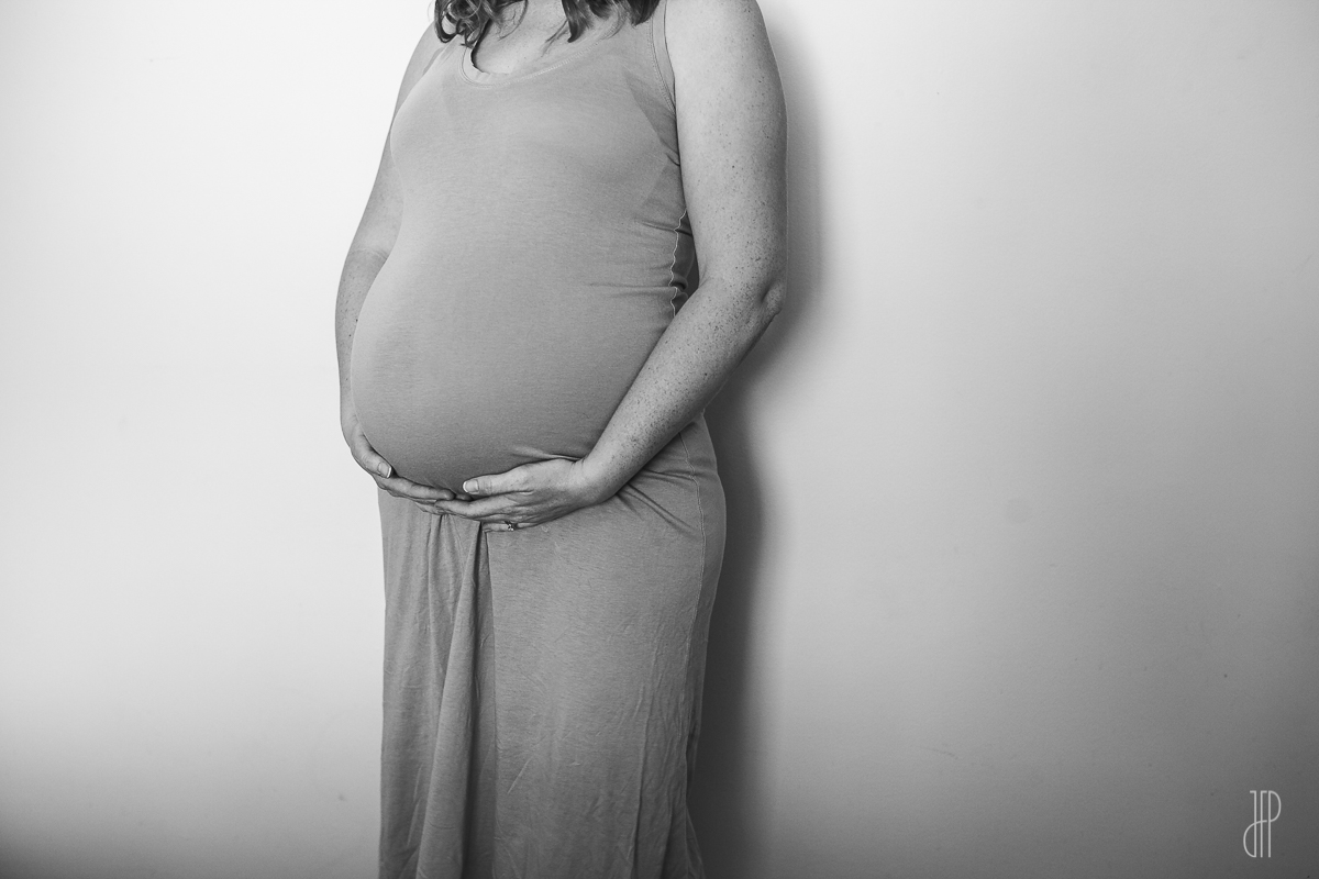 maternity in-home session - juliette fradin photography - Maryland