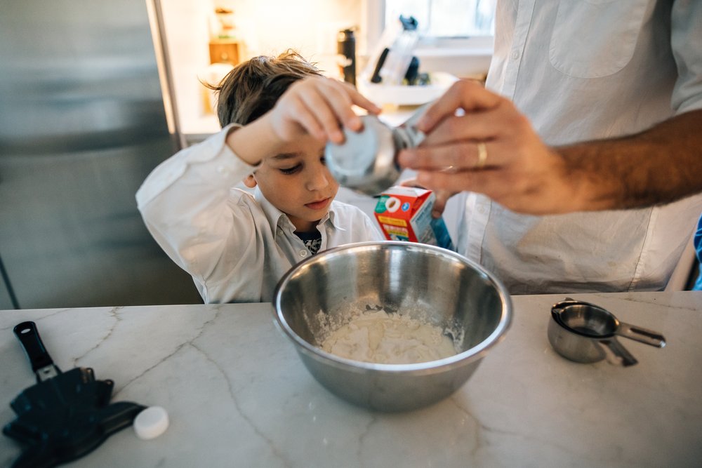 family cooking- juliette fradin photography DC-01.jpg