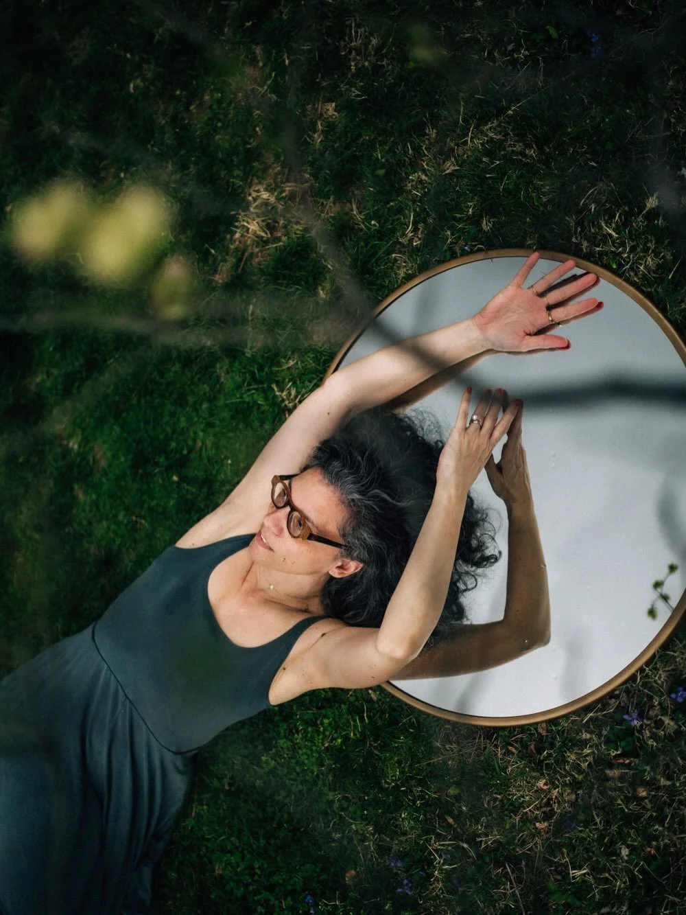 I am participating in a monthly challenge: &ldquo;30 days of self&rdquo; where you follow daily prompts. It&rsquo;s been fun and therapeutic! Thank you @itsamyliz 

Here are images from day 1-7. 
1- mirror image
2- shadow
3- faceless
4- hands
5- refl