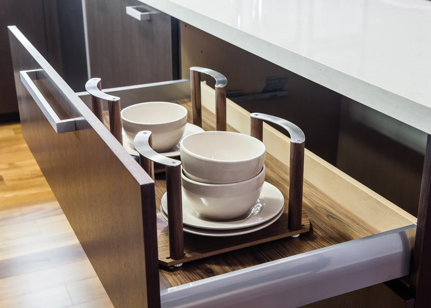  Single deep drawers provide flexible storage options