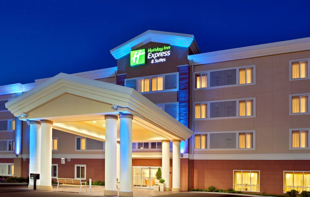 Holiday Inn photo 2.jpg