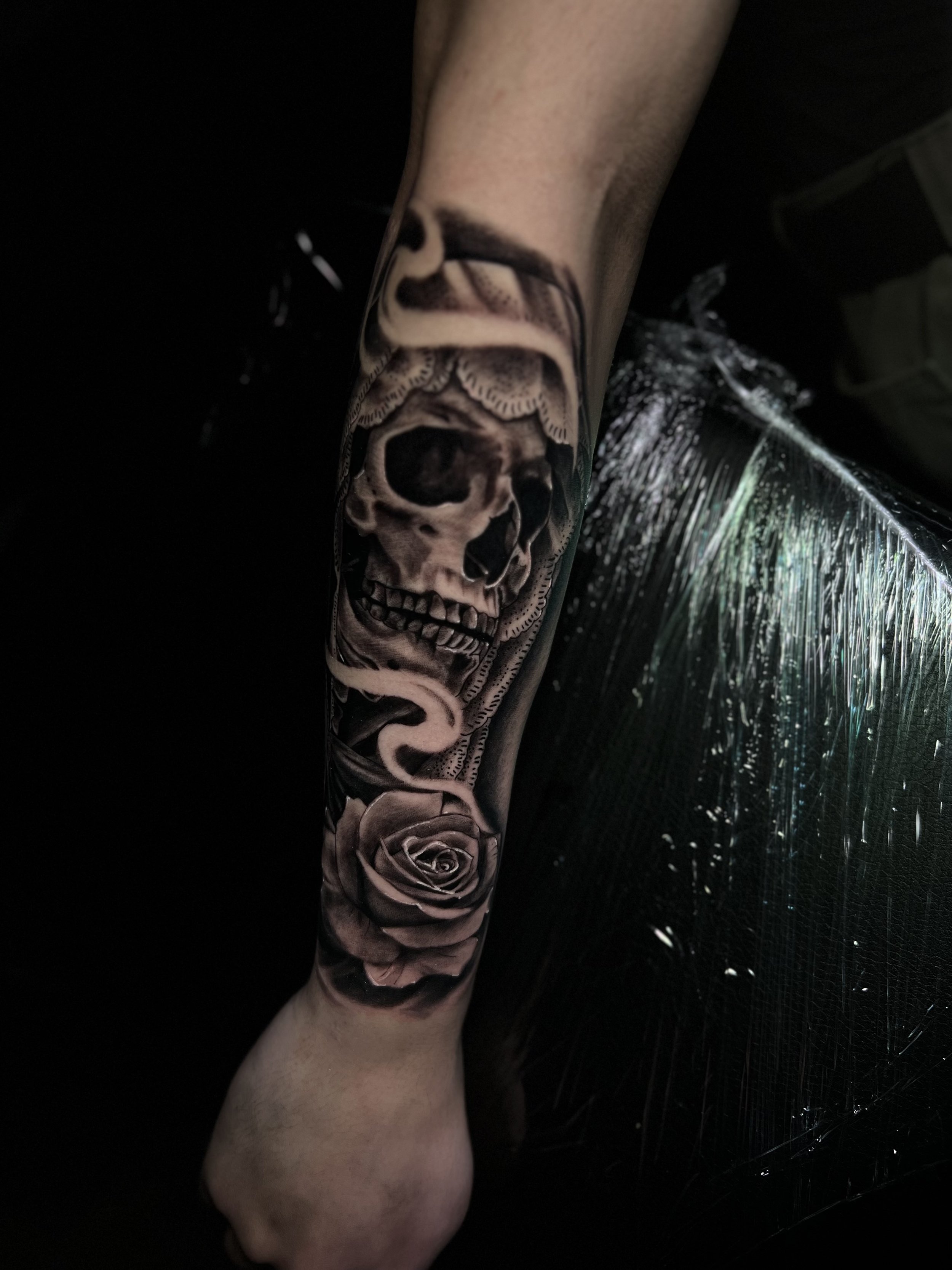 skull and rose