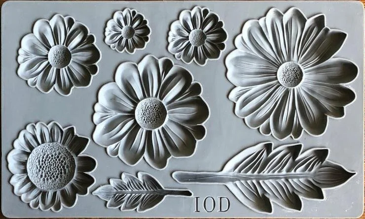 iod-he-loves-me-mould-fall-2019-iron-orchid-designs_3f2aced2-e6eb-478c-b48b-4c88681c10d9_740x.jpeg