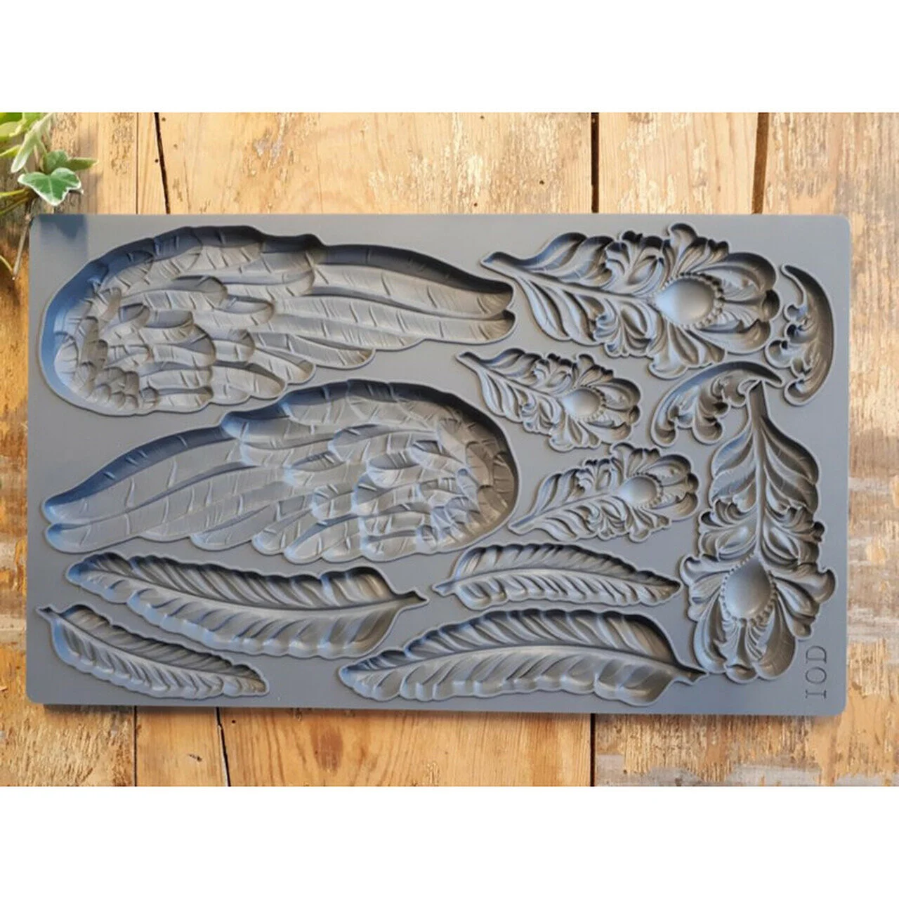 iod-mould-wings-and-feathers_1__05654.1615091001.jpg