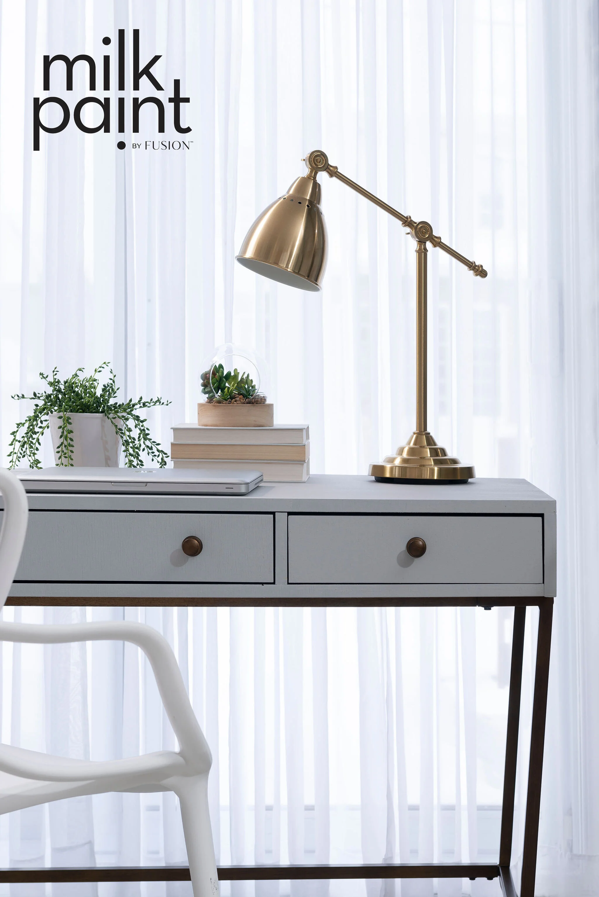 Silver_Screen_Fusion_Milk_Paint_Powder_Desk_HR_200228_5848-Edit.jpg