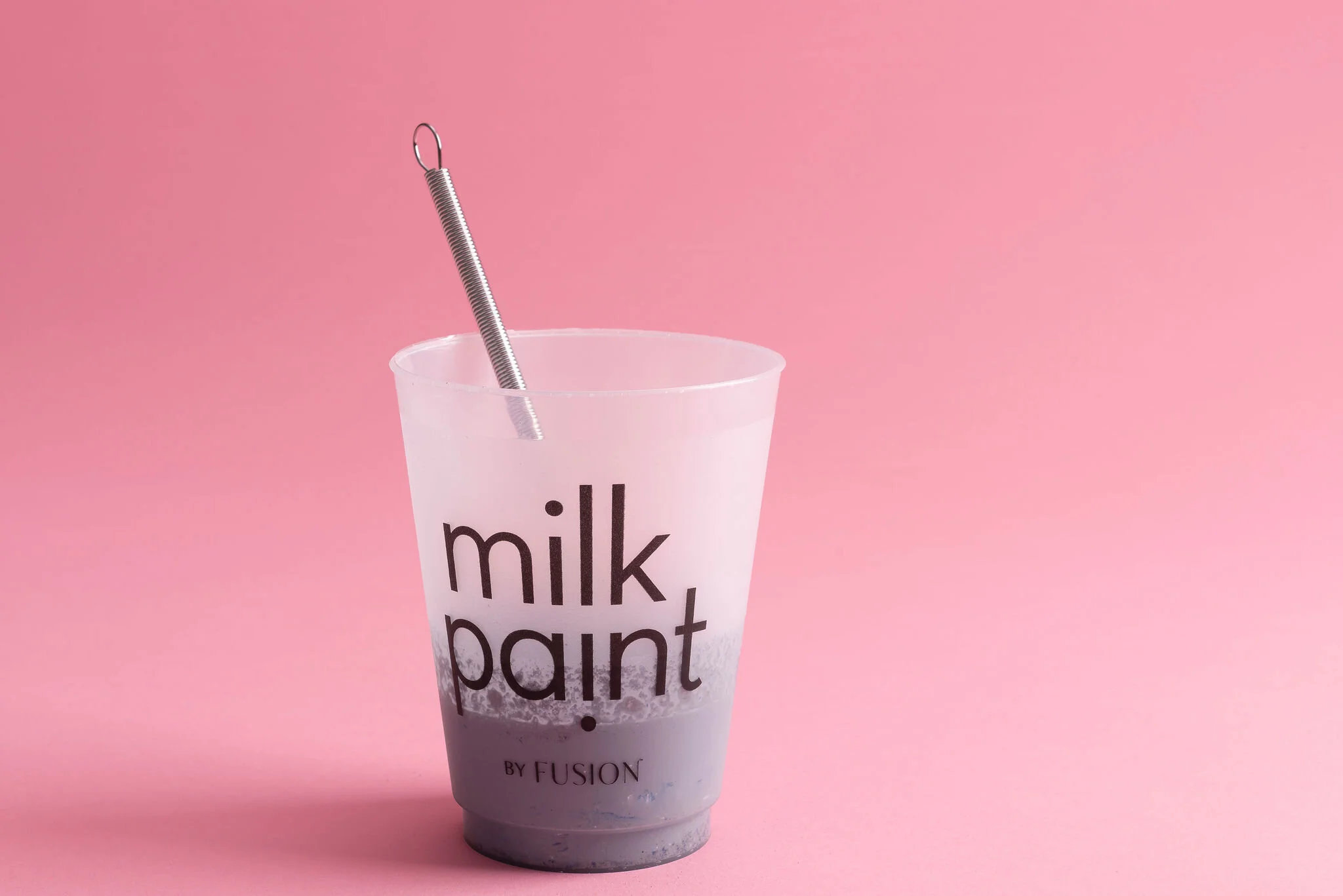 Fusion_Milk_Paint_Powder_Packaging_Mixing_HR_200324_7463.jpg