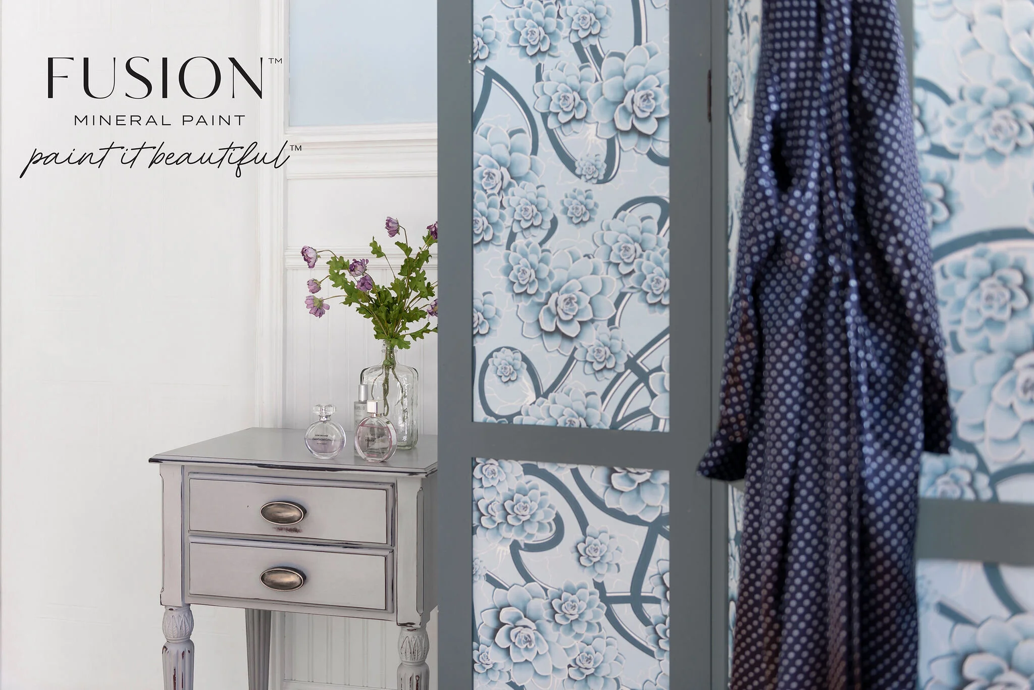 026-Fusion_Milk_Paint_Powder_Blue_Pine_Privacy_Screen__HR_210413_8376.jpg
