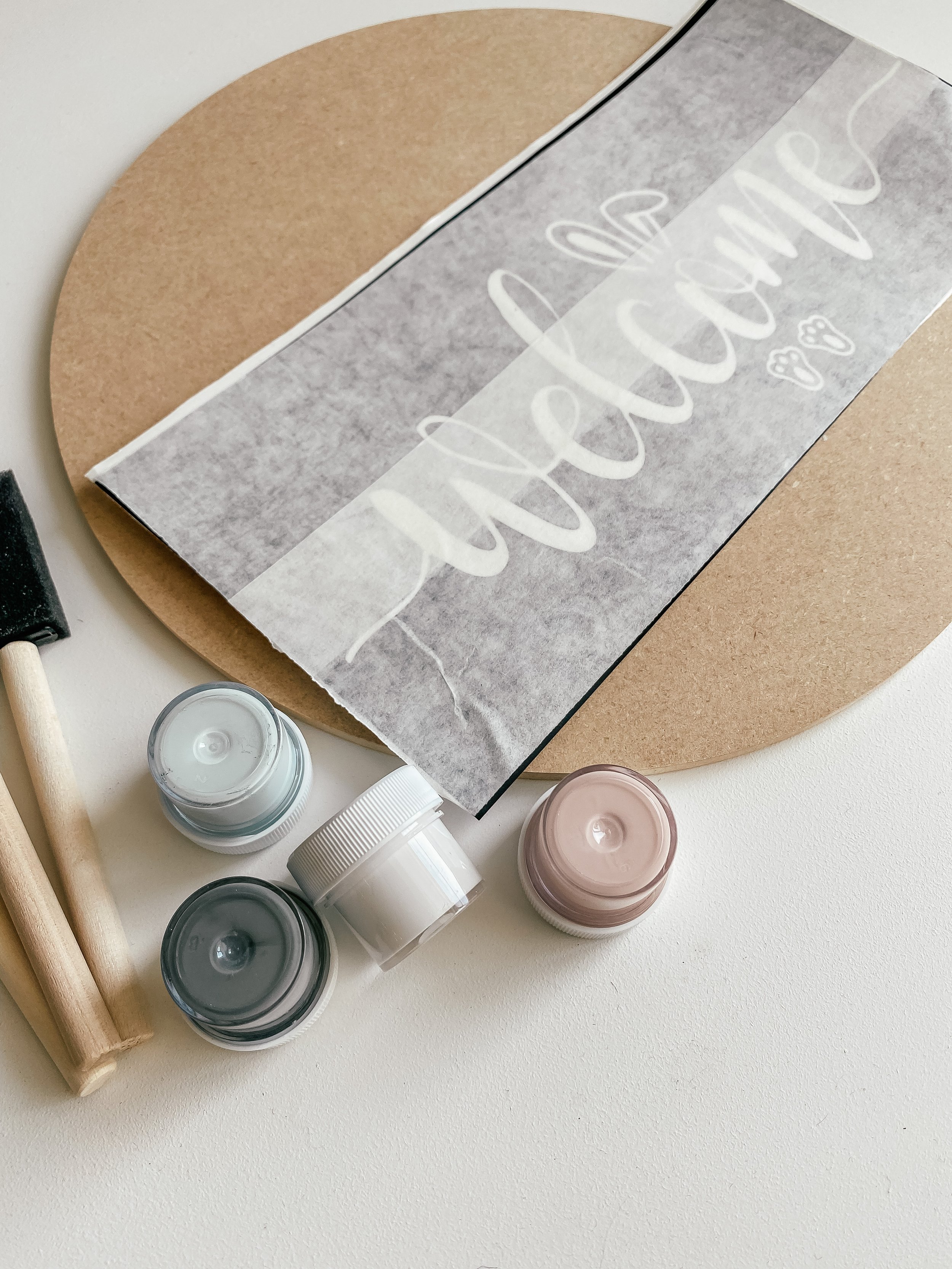 Round Welcome Sign2.JPG