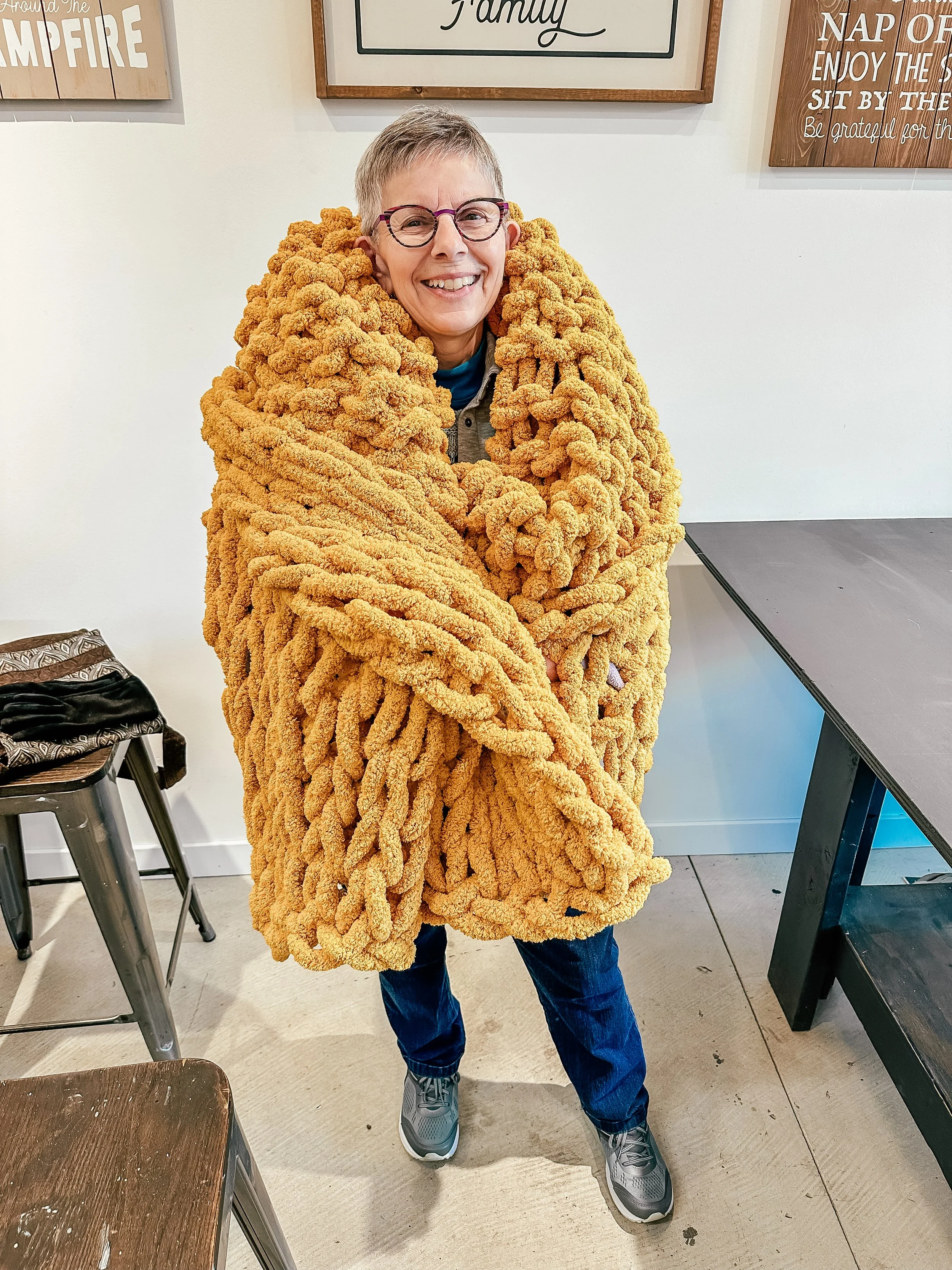 Sip &amp; Knit Chunky Blanket Workshop at MC Bar &amp; Grill | 6-9pm 