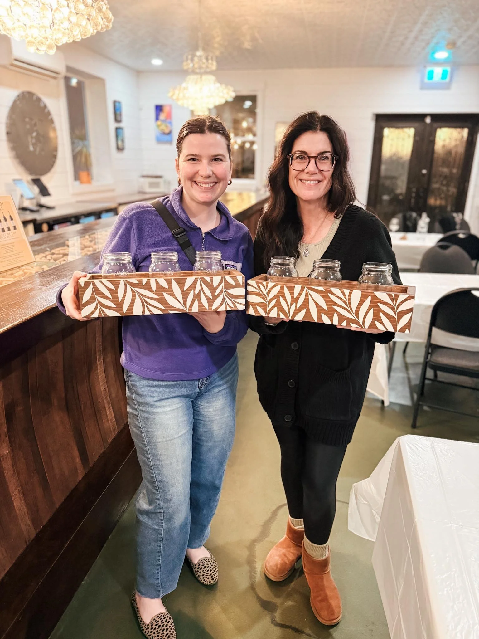 small centrepiece box with mason jars .jpg