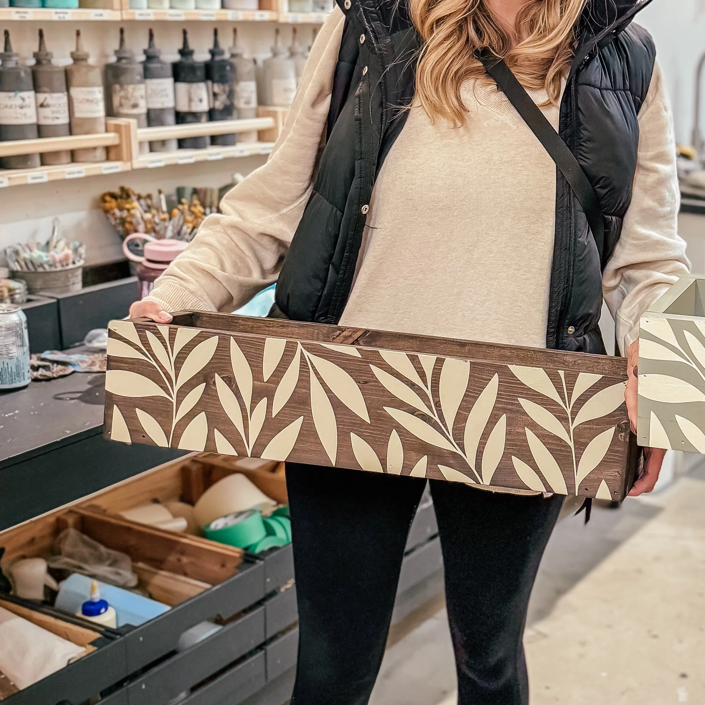 Sip &amp; Paint – Centerpiece Box Workshop at Priest Creek Winery 