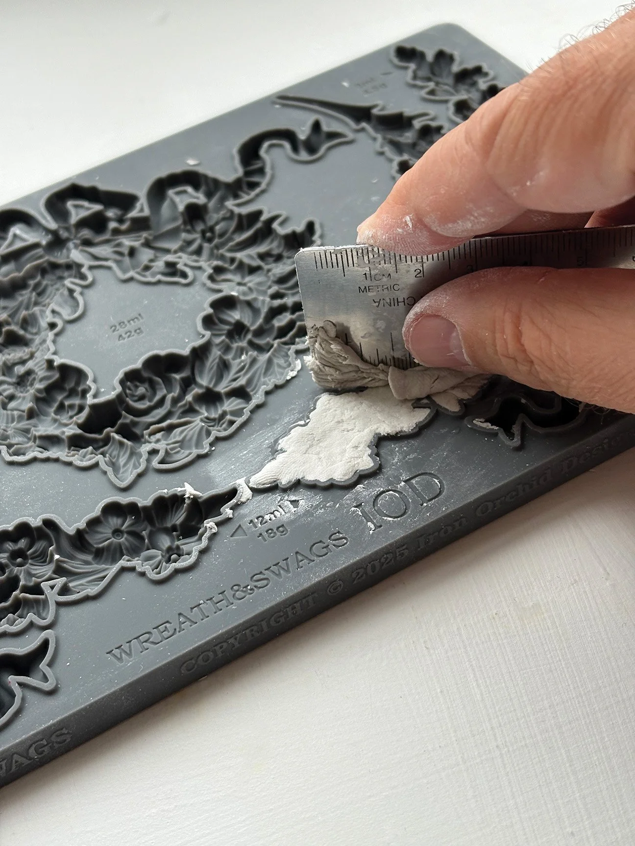 Wreath and Swags IOD Mould 2026 spring collection1.jpg