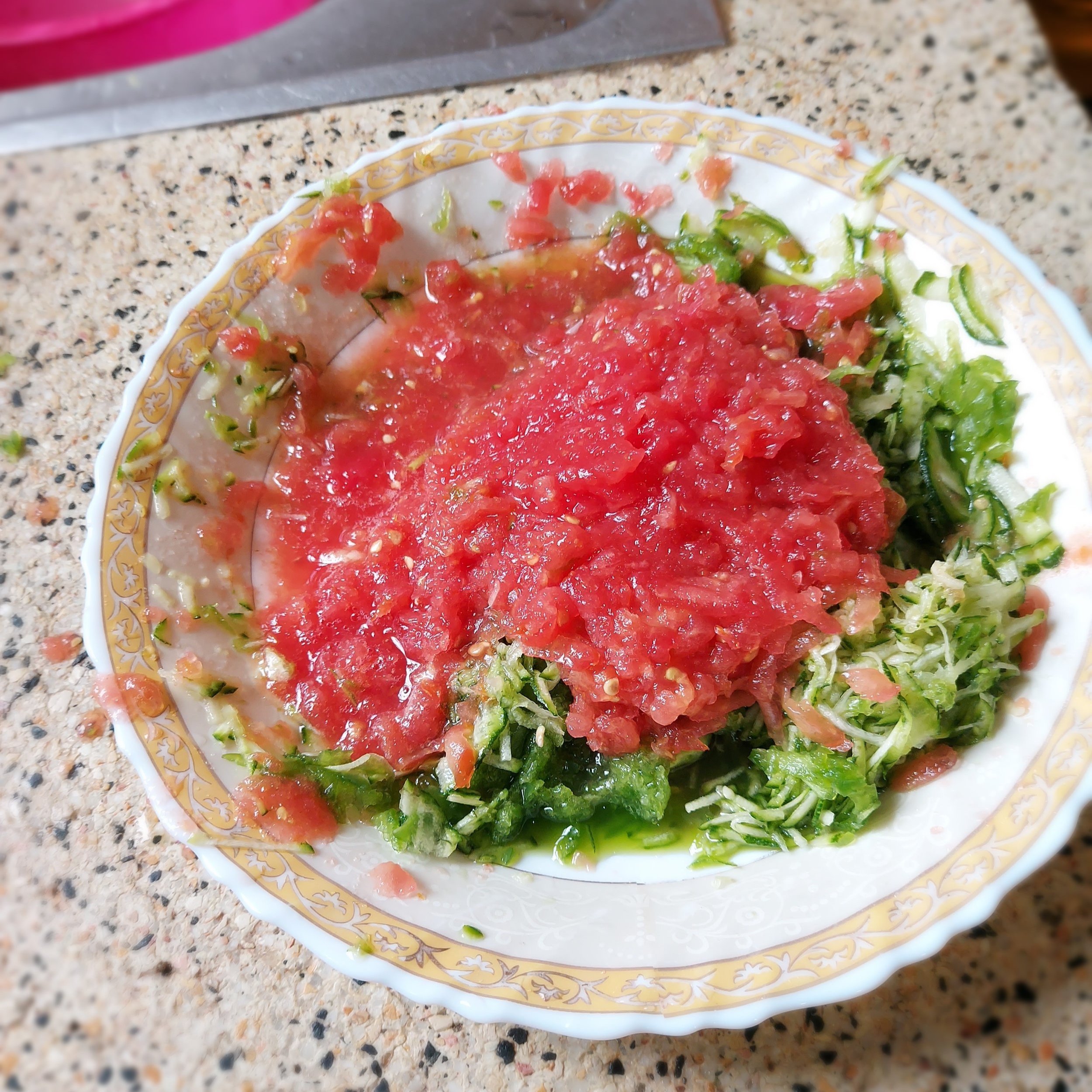 Grated tomatoes and greens
