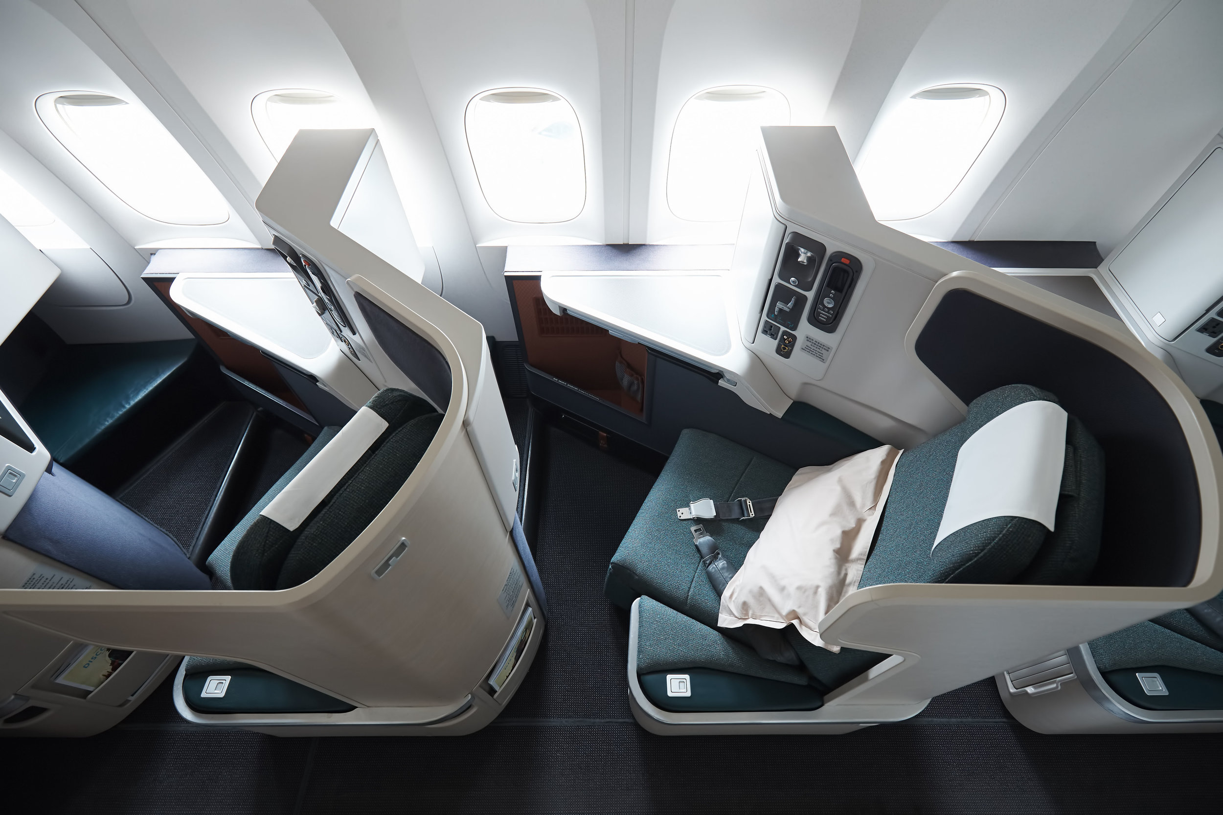 Cathay Pacific Business Class In Bed With