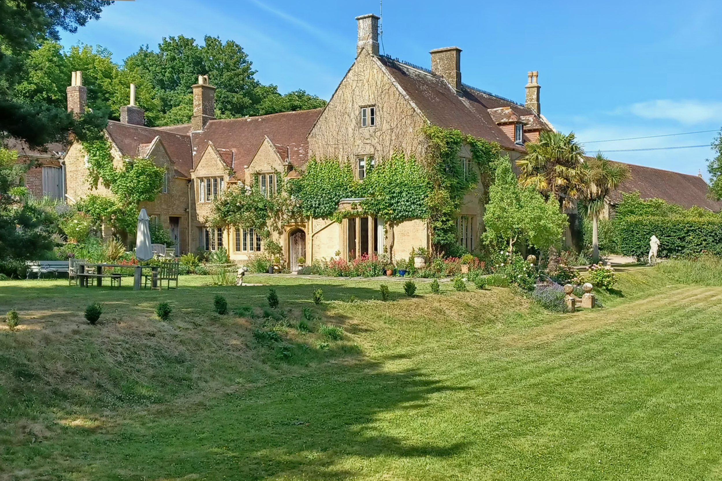 Bridport-Retreats_0006_Bridport-Retreats-5.png