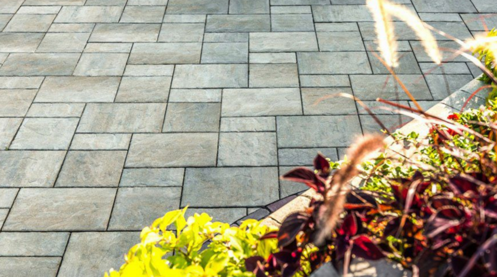 Top 3 Patio Pavers To Use As A Border Or Accent With Beacon Hill Flagstone Landscapers Landscaping Fishkill Ny - Best Edging For Patio Pavers Top 3 Patio Pavers To Use As A Border Or Accent With Beacon Hill Flagstone Landscapers Landscaping Fishkill Ny - Best Edging For Patio Pavers