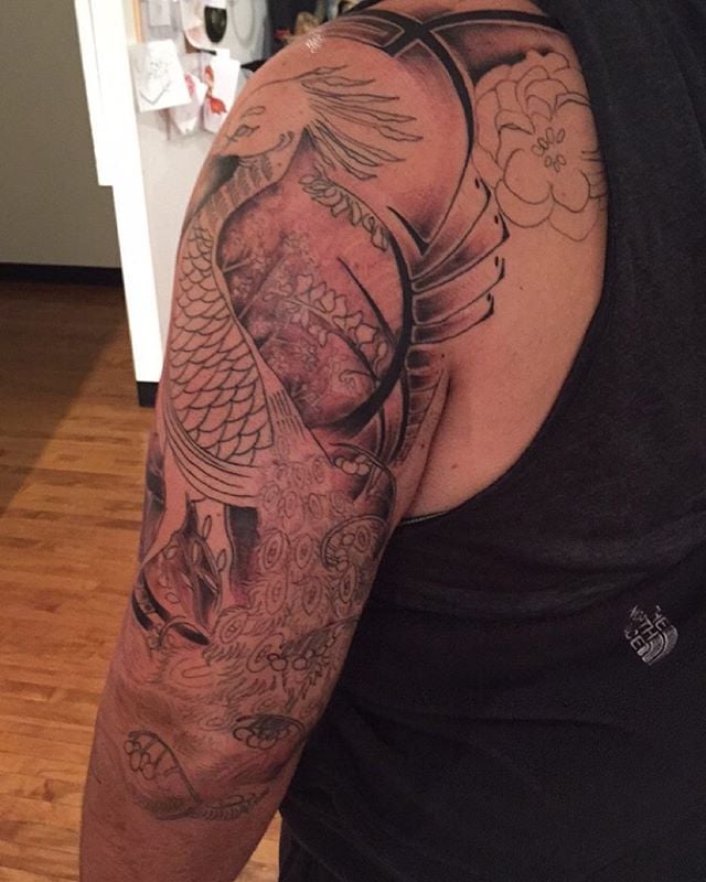 Chris @killabunzz started to #shade in @myrcide #sleeve #tattoo of a #peacock
#peacocktattoo #colorful #color #colortattoo #custom #artist #threequartersleeve #bird #birdtattoo #waukegan #waukeganillinois #lakecountyil #chicago #chicagotattooartist #oneofakind #blackandgrey #background