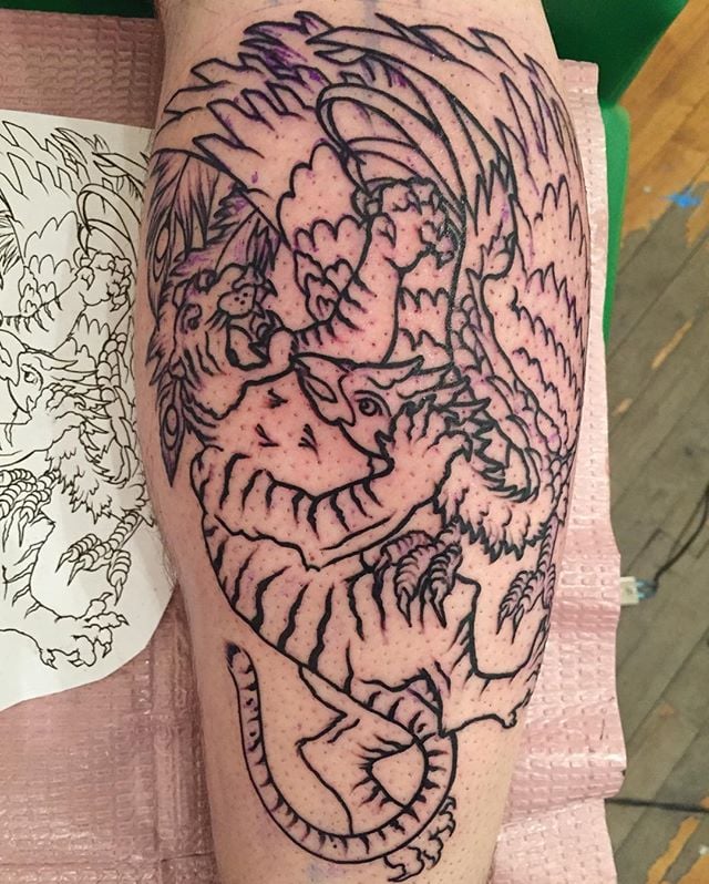 Mark #started this #awesome #american #traditional #tattoo of a #tiger #fighting a #phoenix #tattoo on Collin's #calf.
#traditionaltattoo #neotraditional #neotraditionaltattoo #outlinetattoo #americantraditional #americantraditionaltattoo #traditionaltiger #traditionalphoenix #tat #lakecountyil #waukeganillinois #waukegan #custom #customtattoo #chicagotattooartist #greatlakesnavalbase #navy @cupycakesweetshop