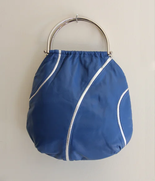 Blue_silveraccent_metalhandle_small.jpg