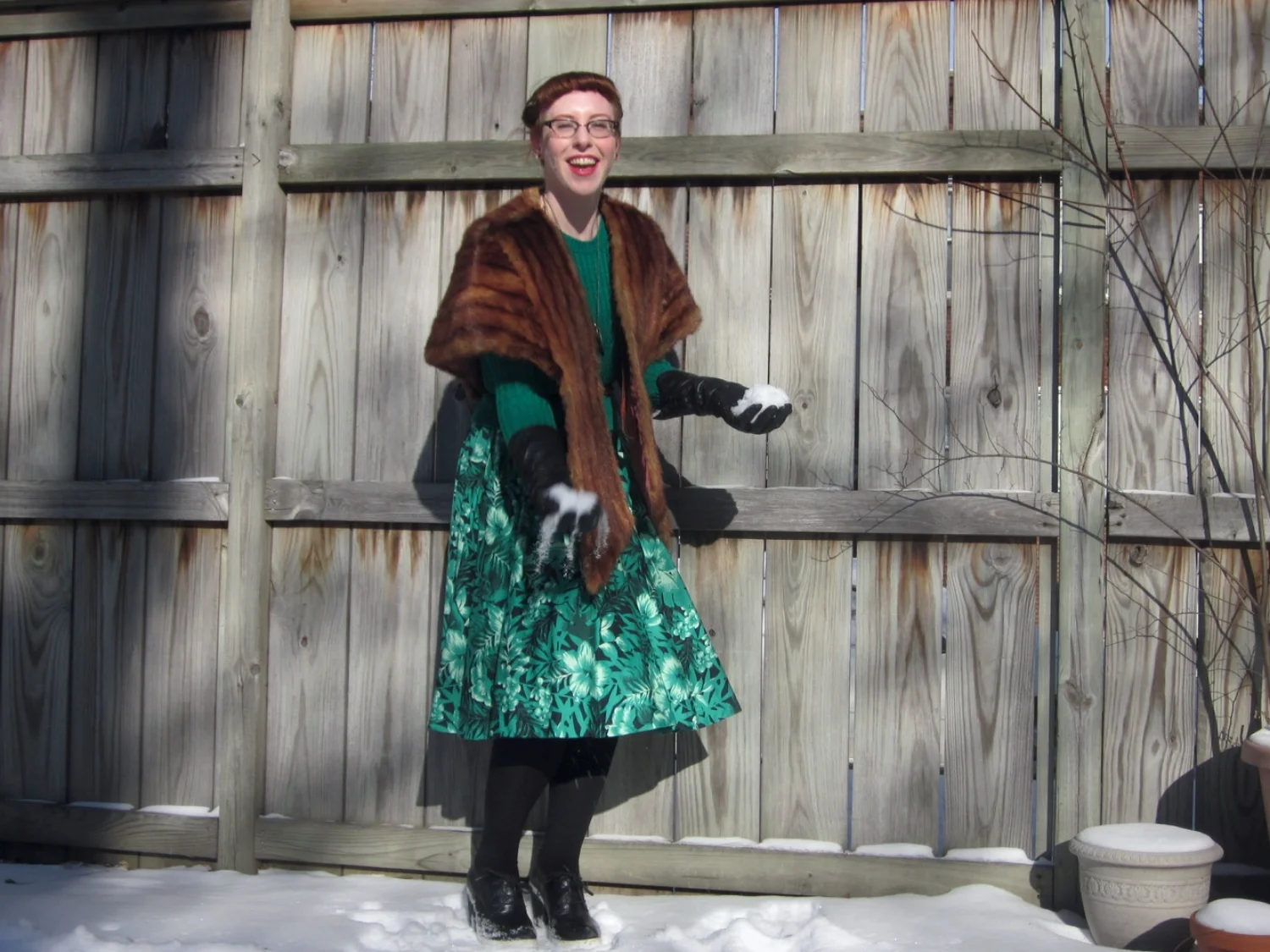 Dress: Zara / Sweater: Forever21 / fur: Vintage / Shoes: Asos